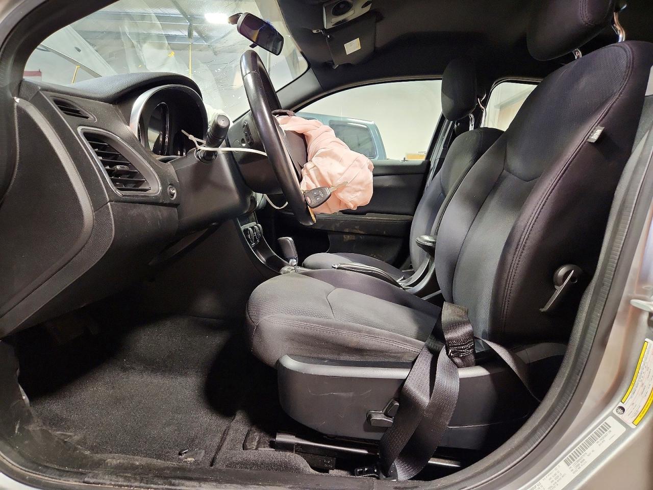 2013 Chrysler 200 Touring Серебряный vin: 1C3CCBBB4DN579778
