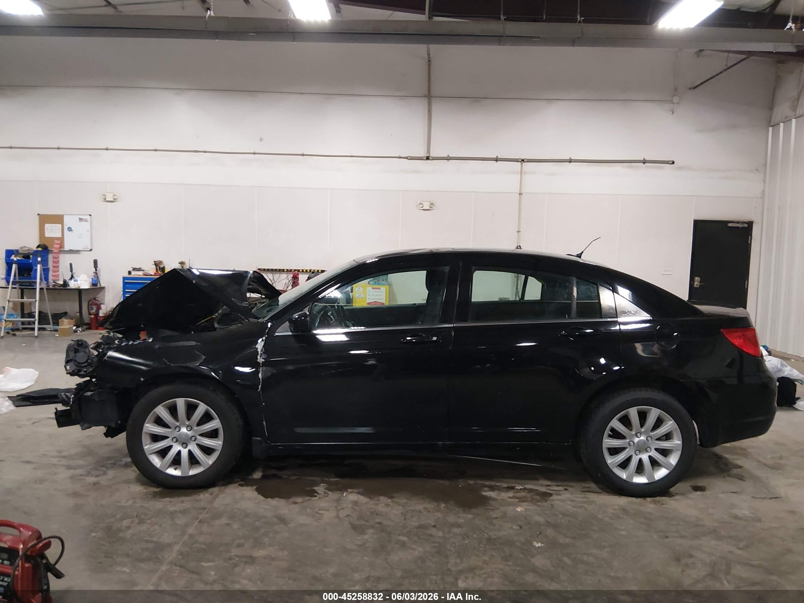 2013 Chrysler 200 Touring Black vin: 1C3CCBBB4DN629546