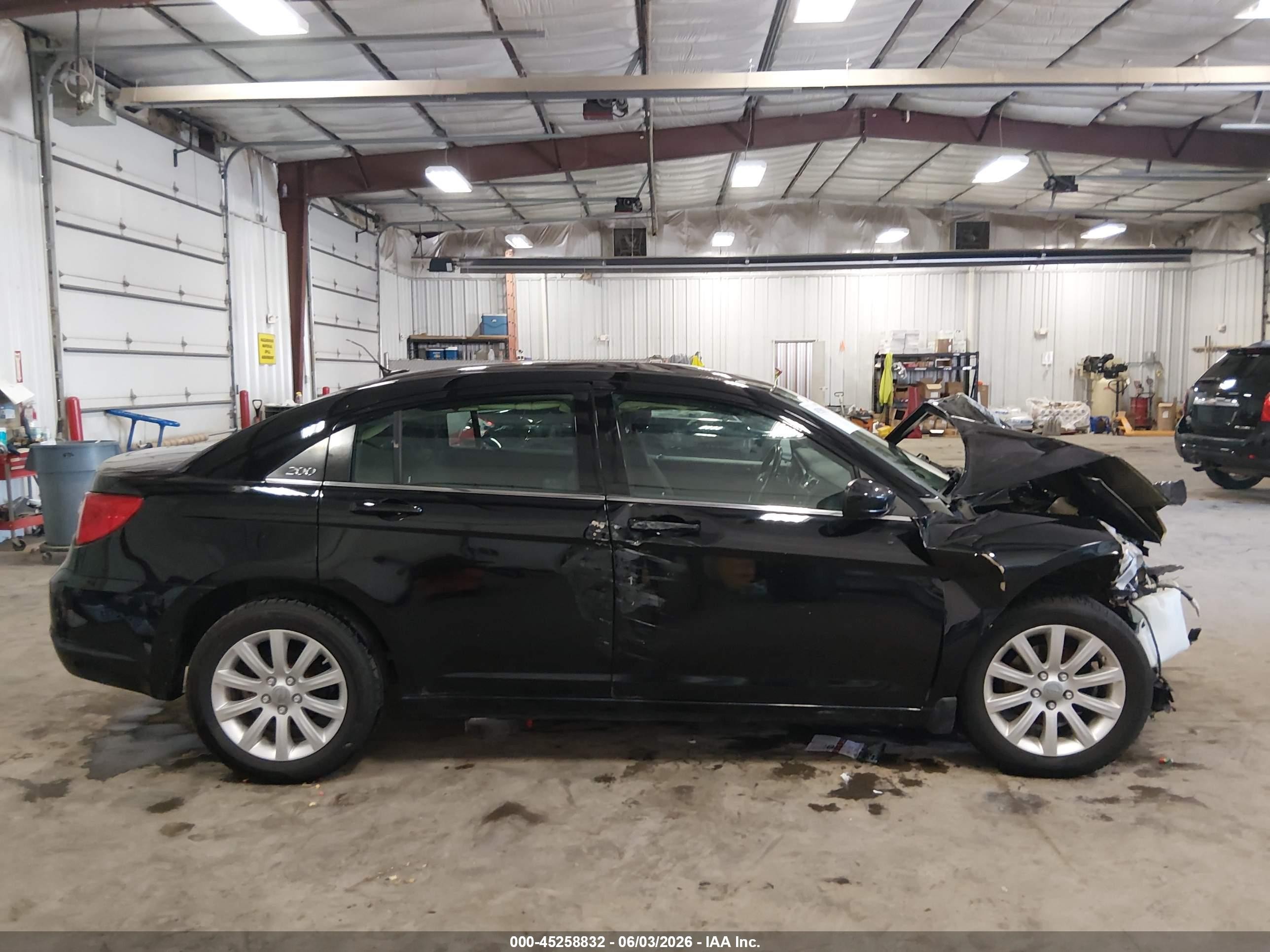 2013 Chrysler 200 Touring Black vin: 1C3CCBBB4DN629546