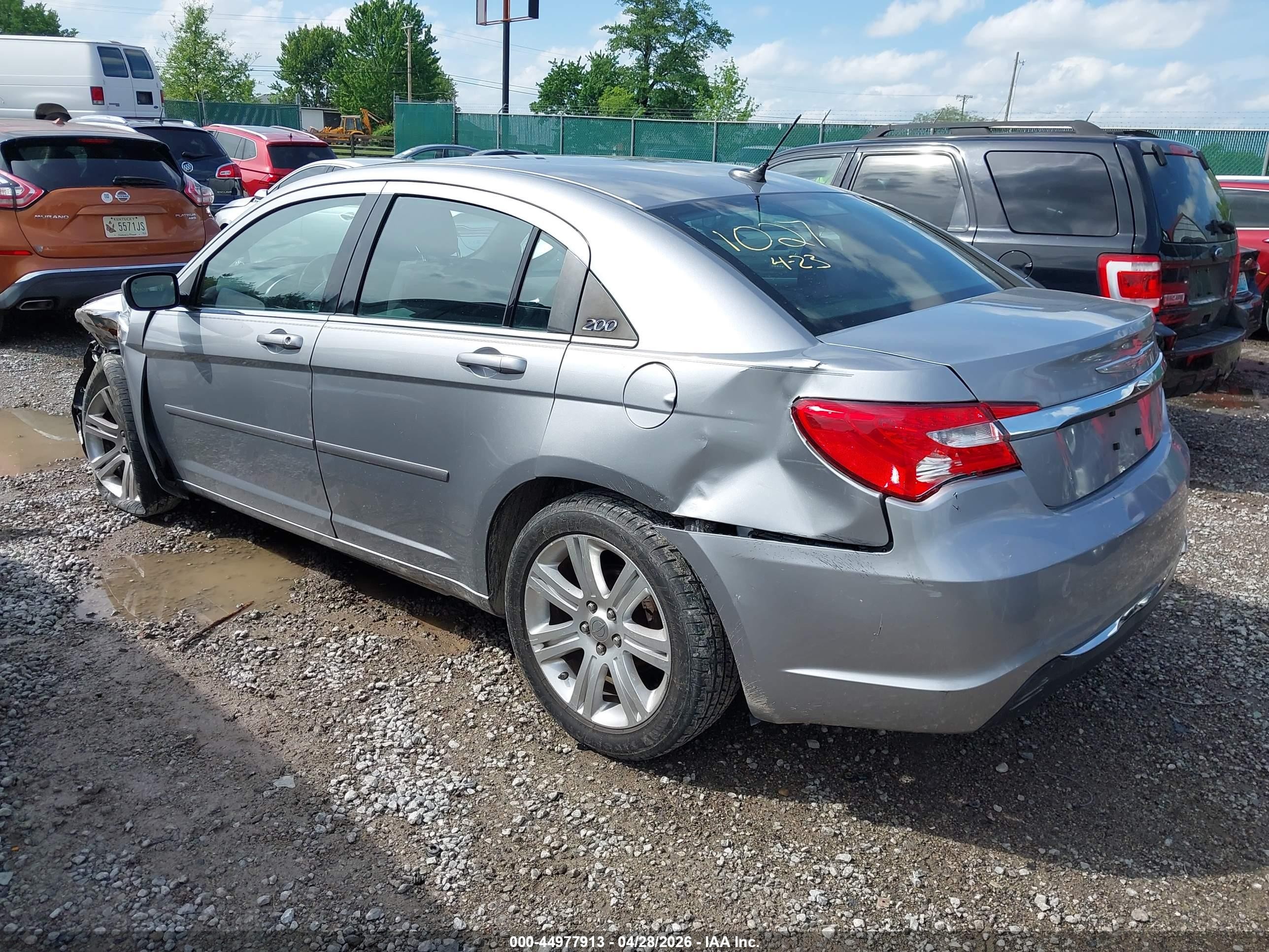 2013 Chrysler 200 Touring Silver vin: 1C3CCBBB5DN601027