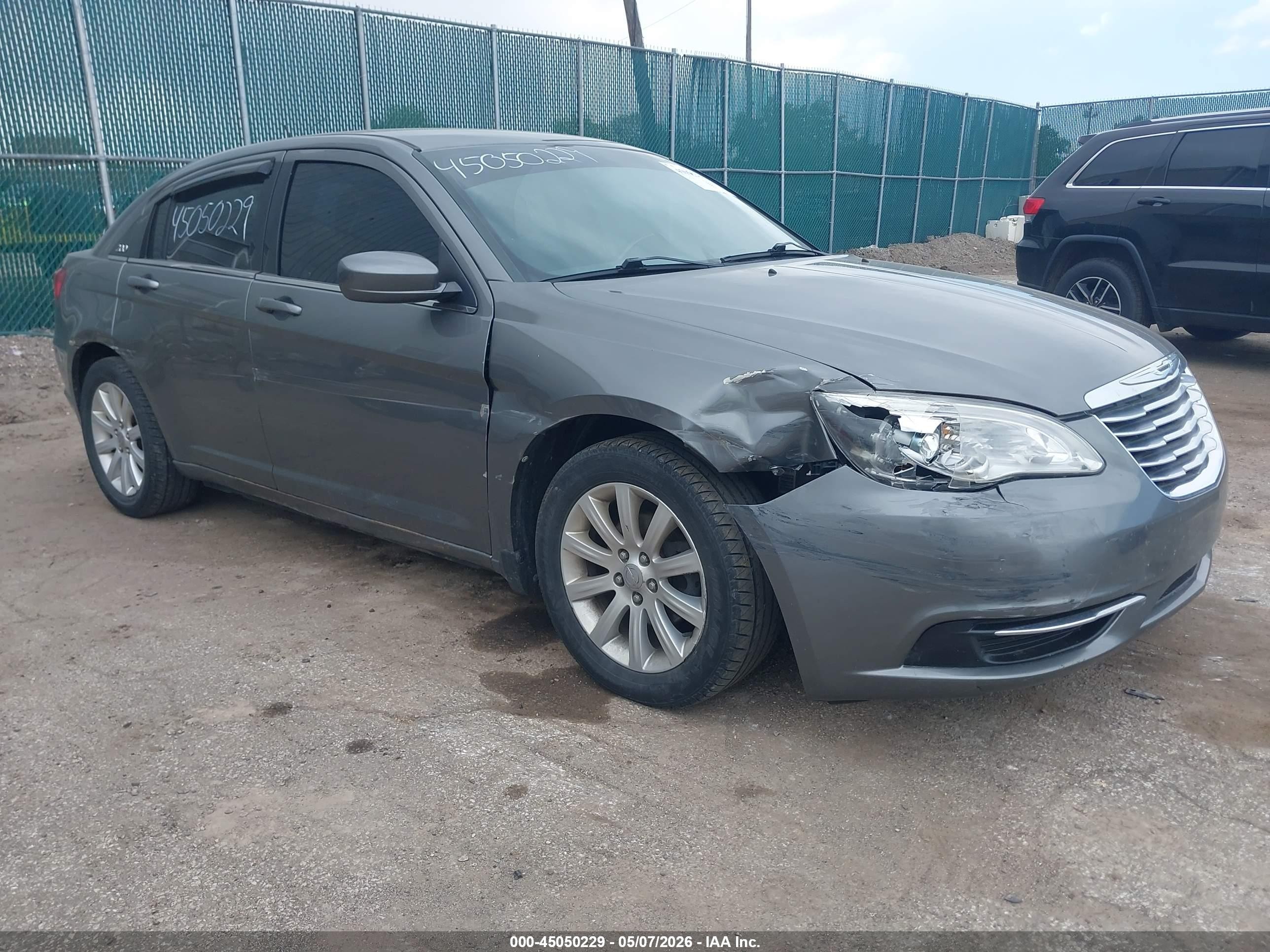 2013 Chrysler 200 Touring Gray vin: 1C3CCBBB5DN601884