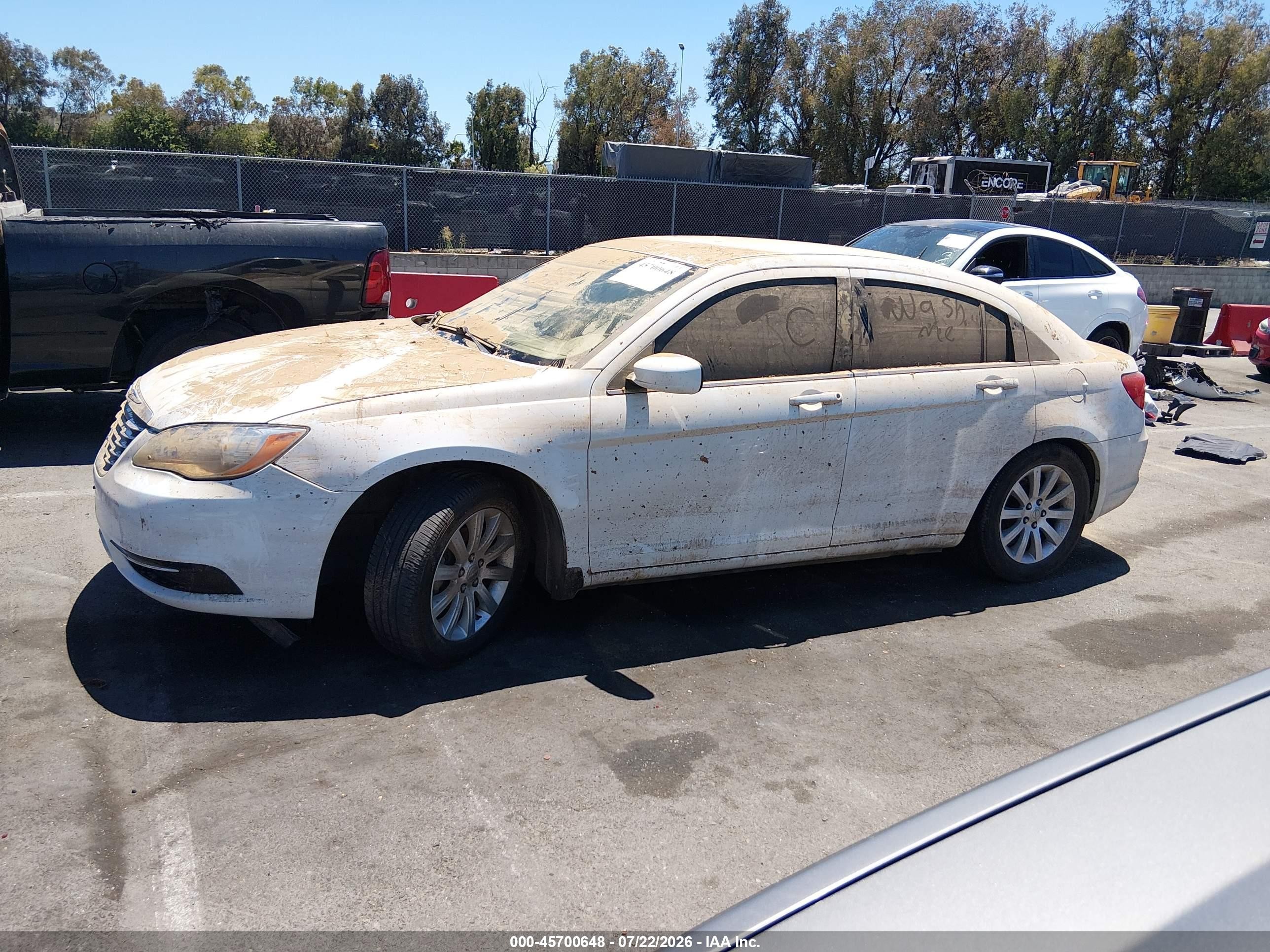 2013 Chrysler 200 Touring White vin: 1C3CCBBB5DN639809