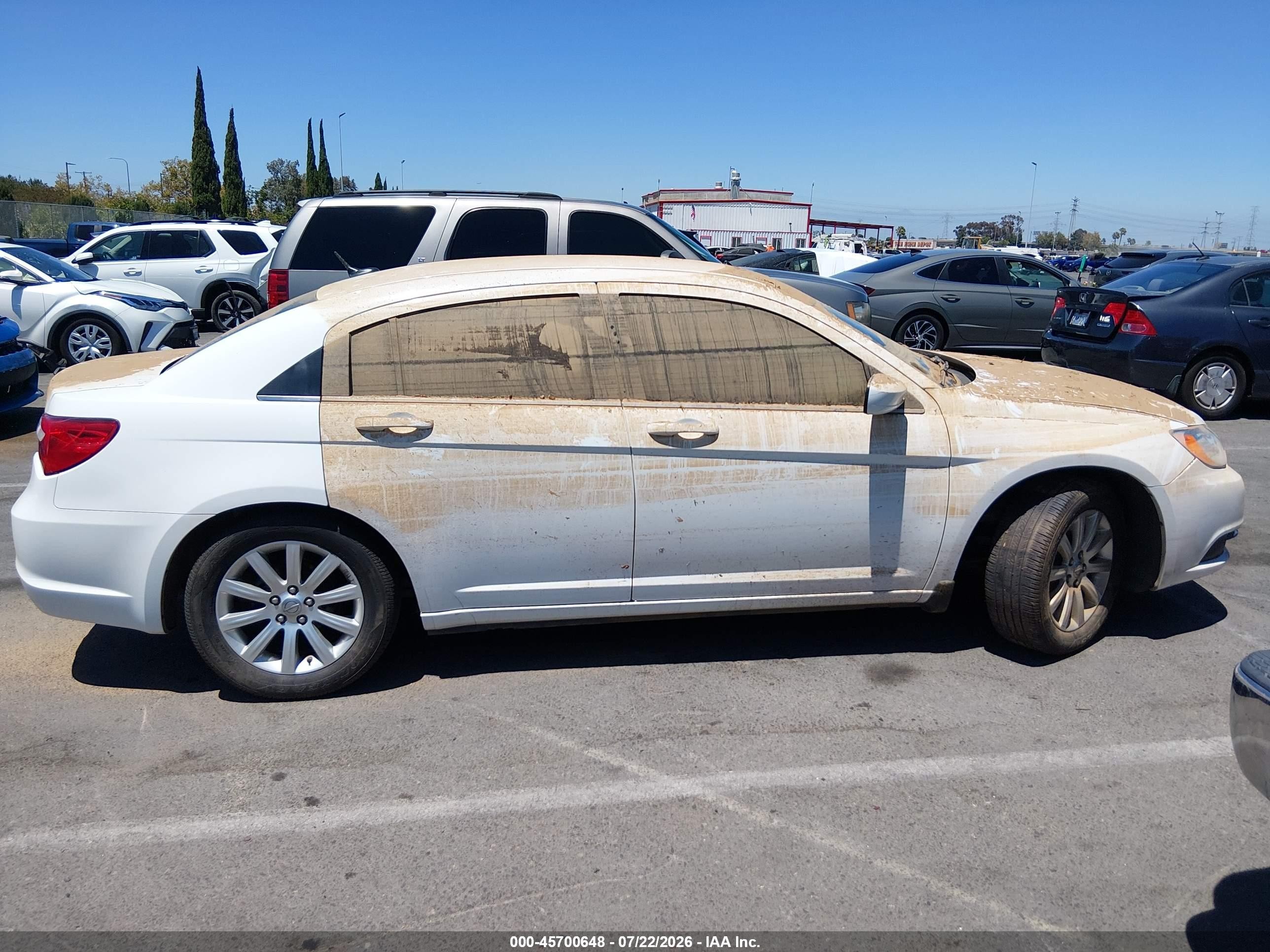 2013 Chrysler 200 Touring White vin: 1C3CCBBB5DN639809