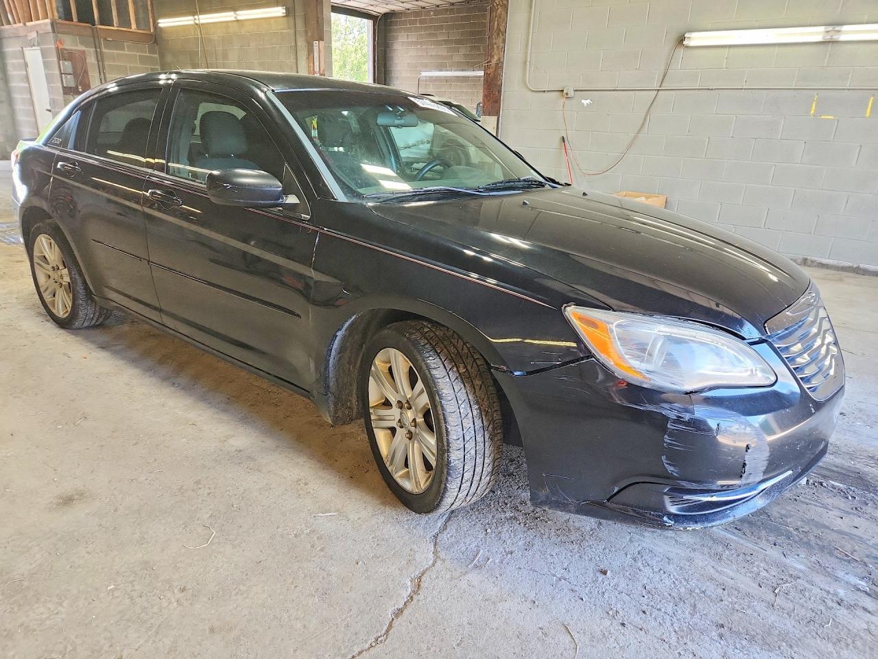 2013 Chrysler 200 Touring Black vin: 1C3CCBBB5DN732071