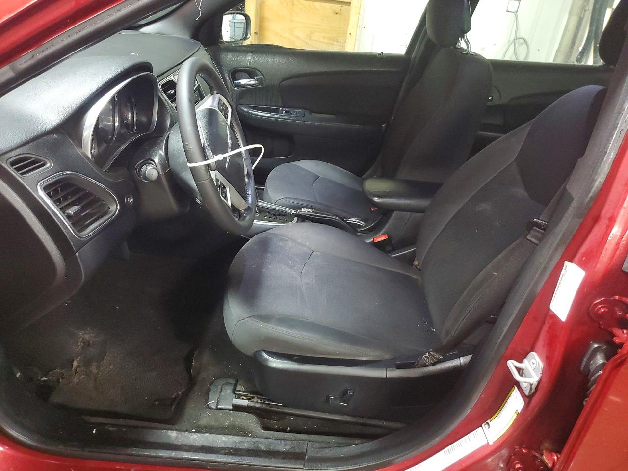 2014 Chrysler 200 Touring Red vin: 1C3CCBBB5EN178970