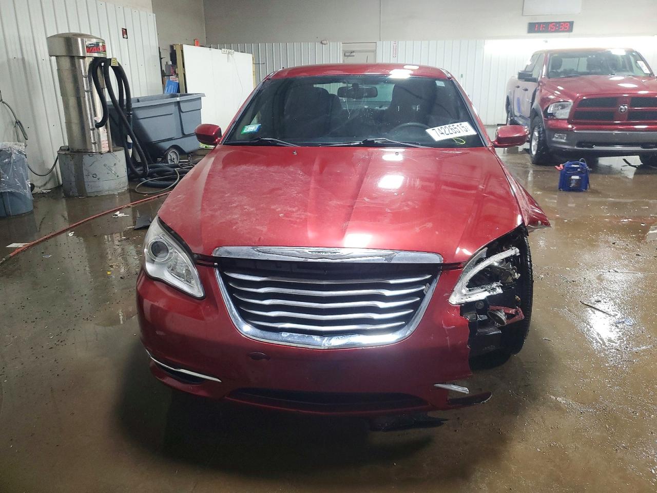 2014 Chrysler 200 Touring Red vin: 1C3CCBBB5EN178970
