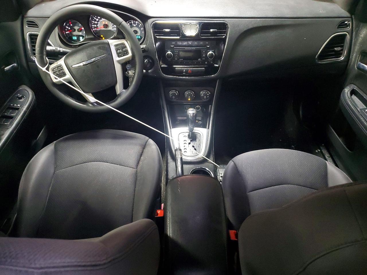 2014 Chrysler 200 Touring Red vin: 1C3CCBBB5EN178970