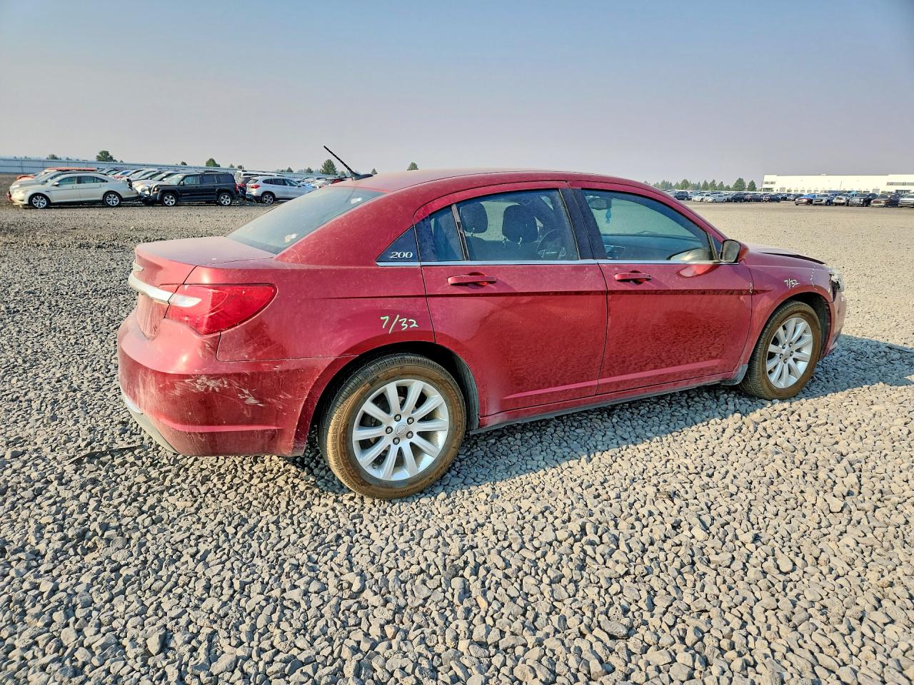 2012 Chrysler 200 Touring Red vin: 1C3CCBBB6CN288231