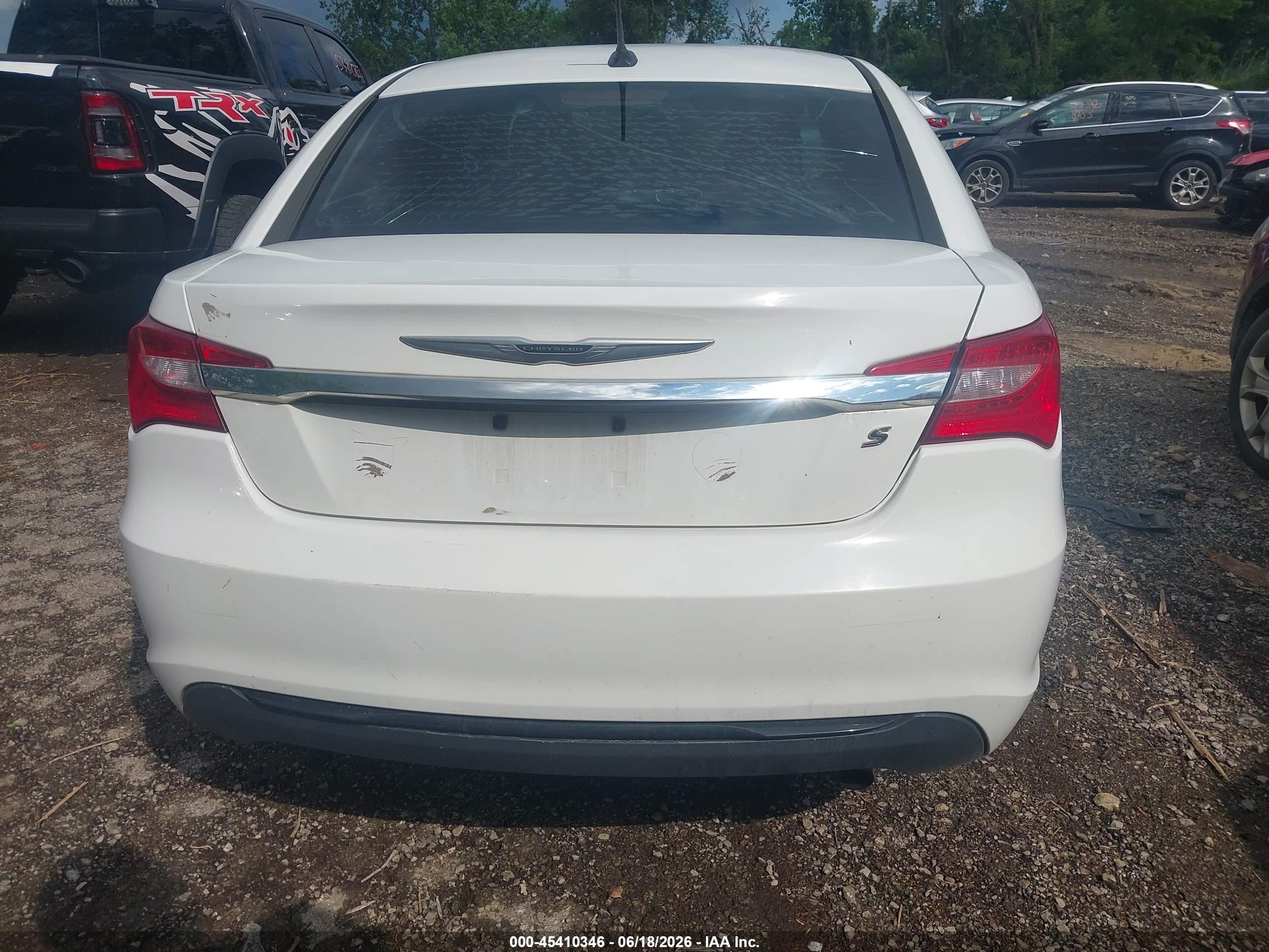 2013 Chrysler 200 Touring White vin: 1C3CCBBB6DN543087