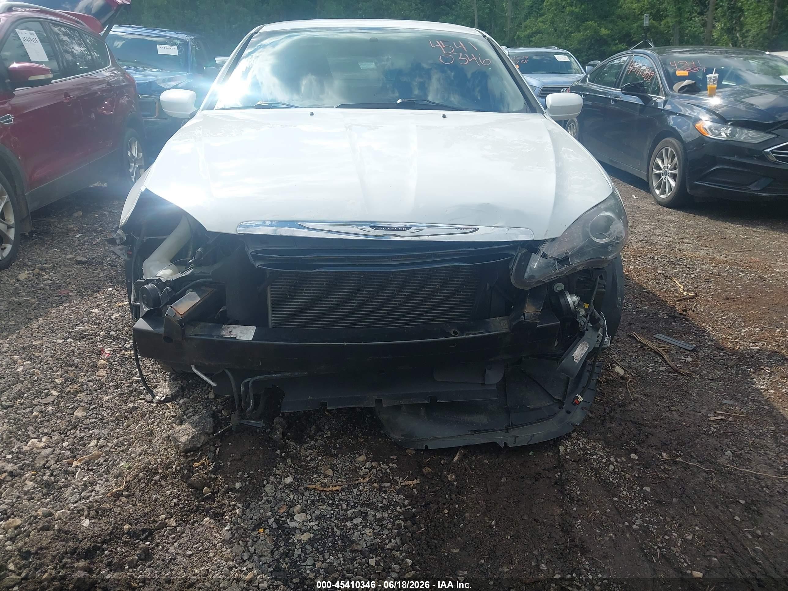 2013 Chrysler 200 Touring White vin: 1C3CCBBB6DN543087