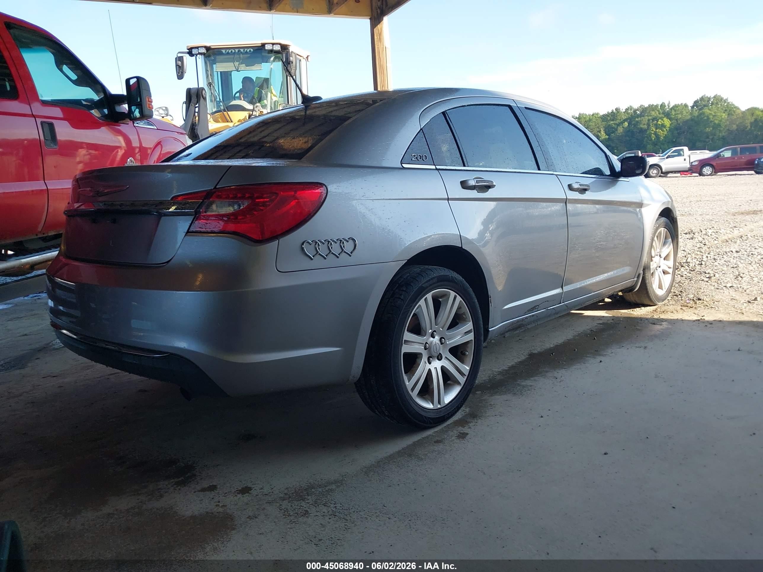 2013 Chrysler 200 Touring Серебряный vin: 1C3CCBBB6DN587929