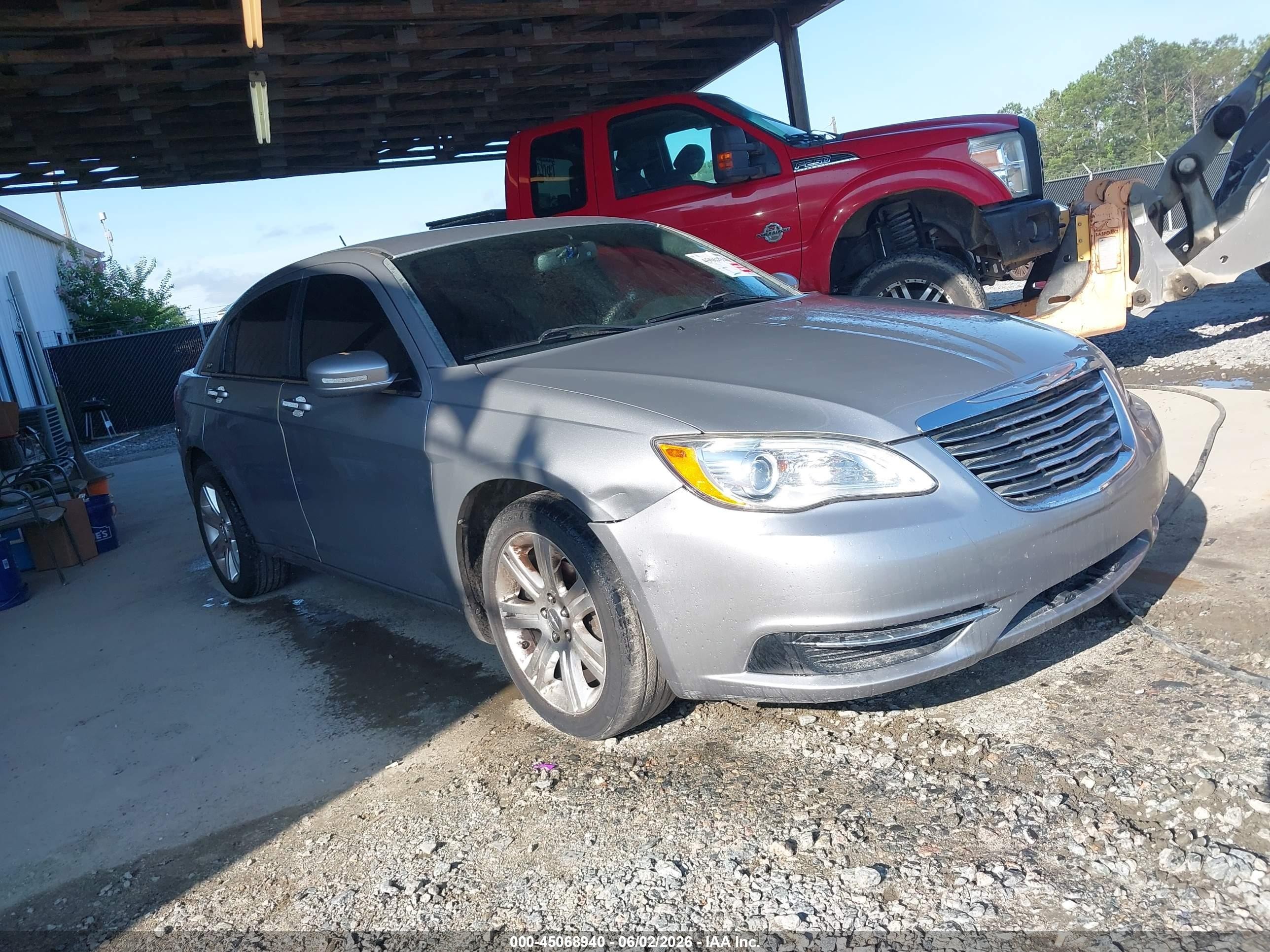 2013 Chrysler 200 Touring Серебряный vin: 1C3CCBBB6DN587929