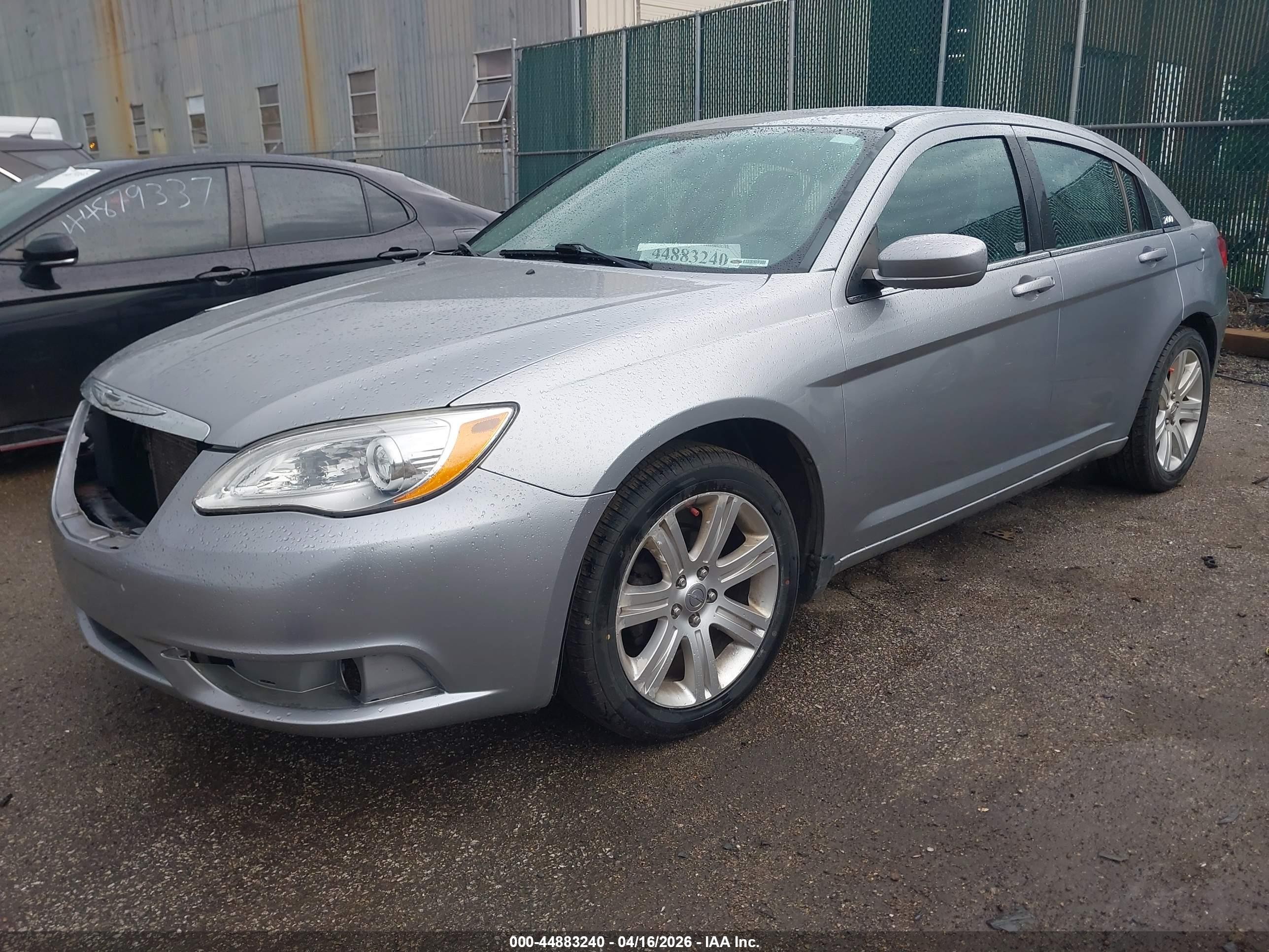 2013 Chrysler 200 Touring Silver vin: 1C3CCBBB6DN597540