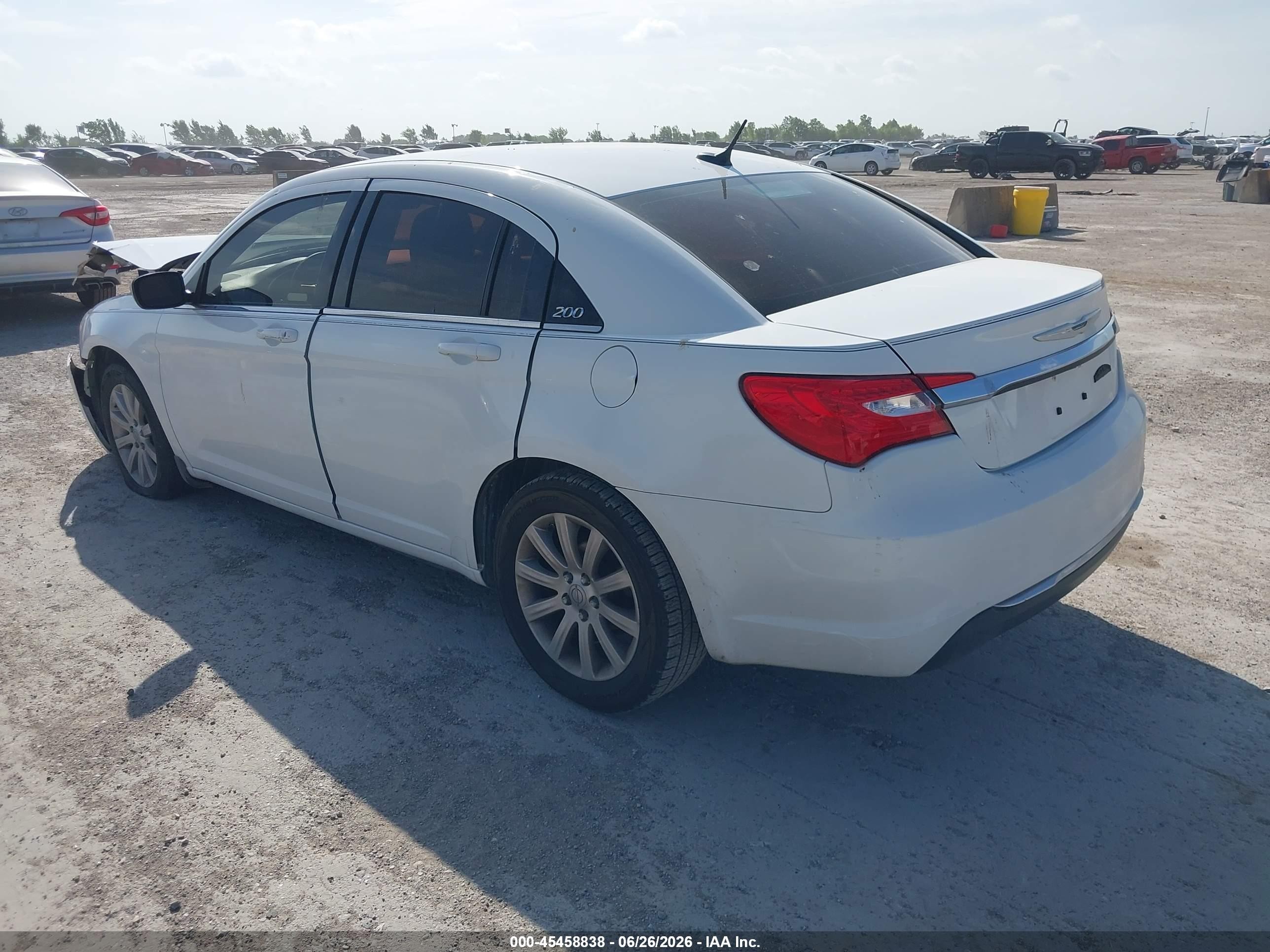 2013 Chrysler 200 Touring White vin: 1C3CCBBB6DN629208
