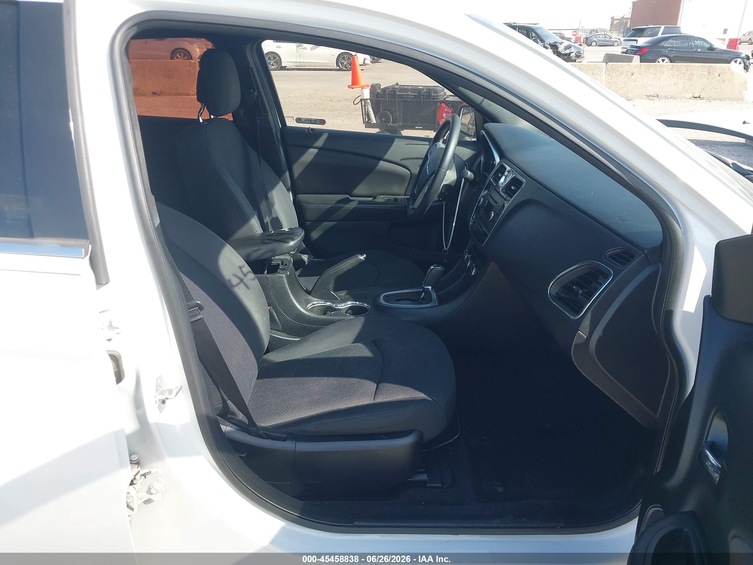 2013 Chrysler 200 Touring White vin: 1C3CCBBB6DN629208