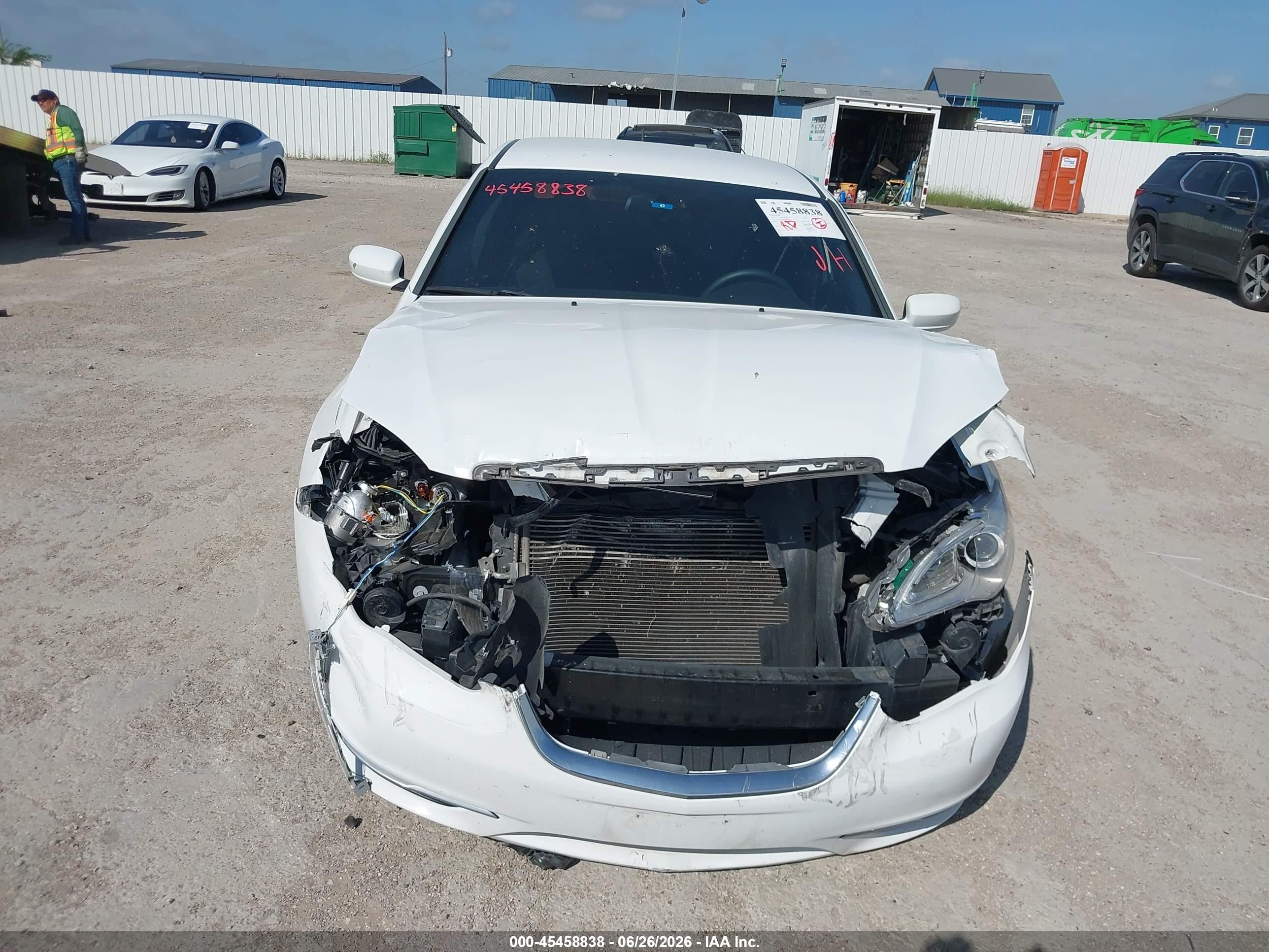 2013 Chrysler 200 Touring White vin: 1C3CCBBB6DN629208
