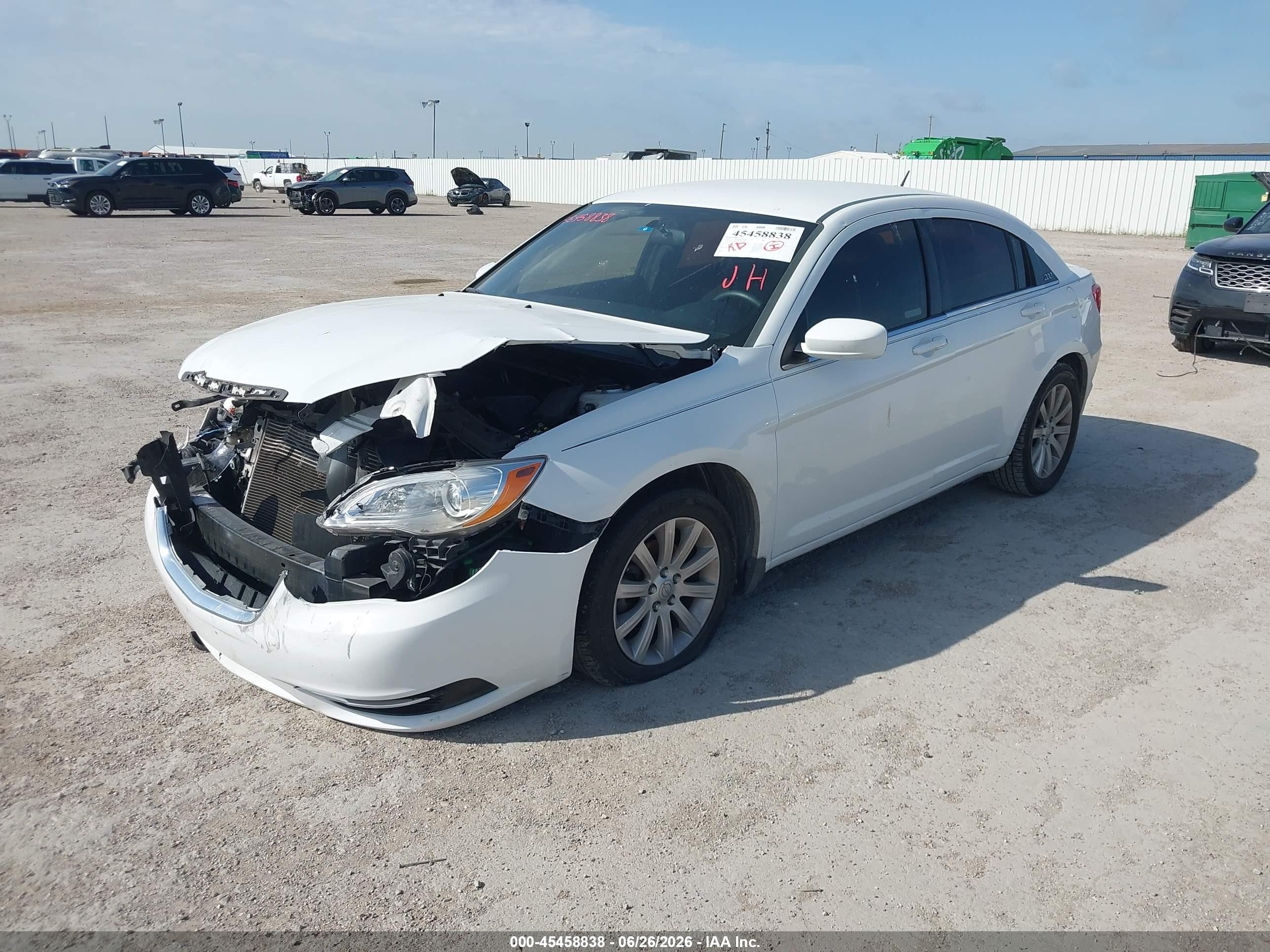 2013 Chrysler 200 Touring White vin: 1C3CCBBB6DN629208