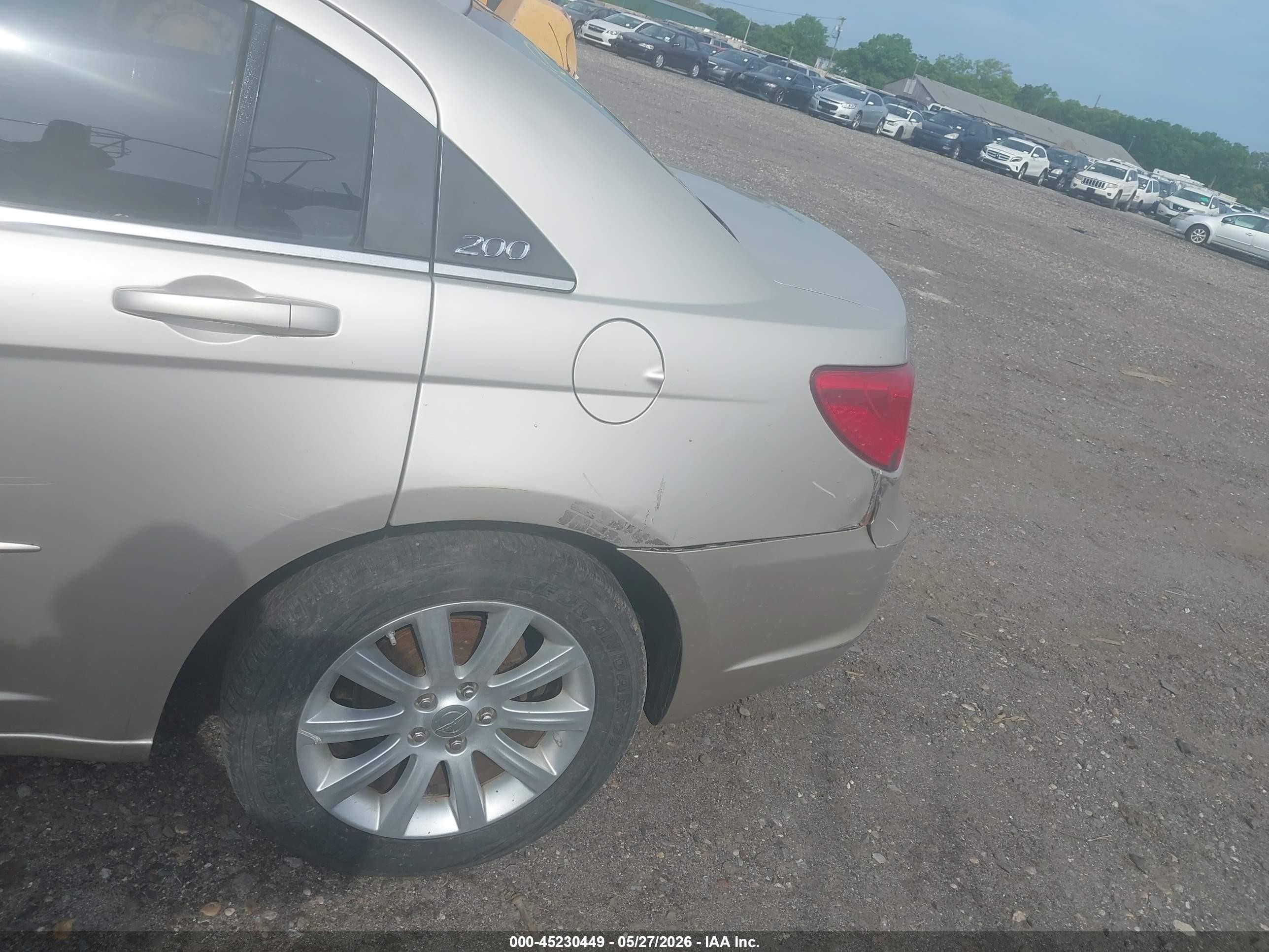 2013 Chrysler 200 Touring Gold vin: 1C3CCBBB6DN639124