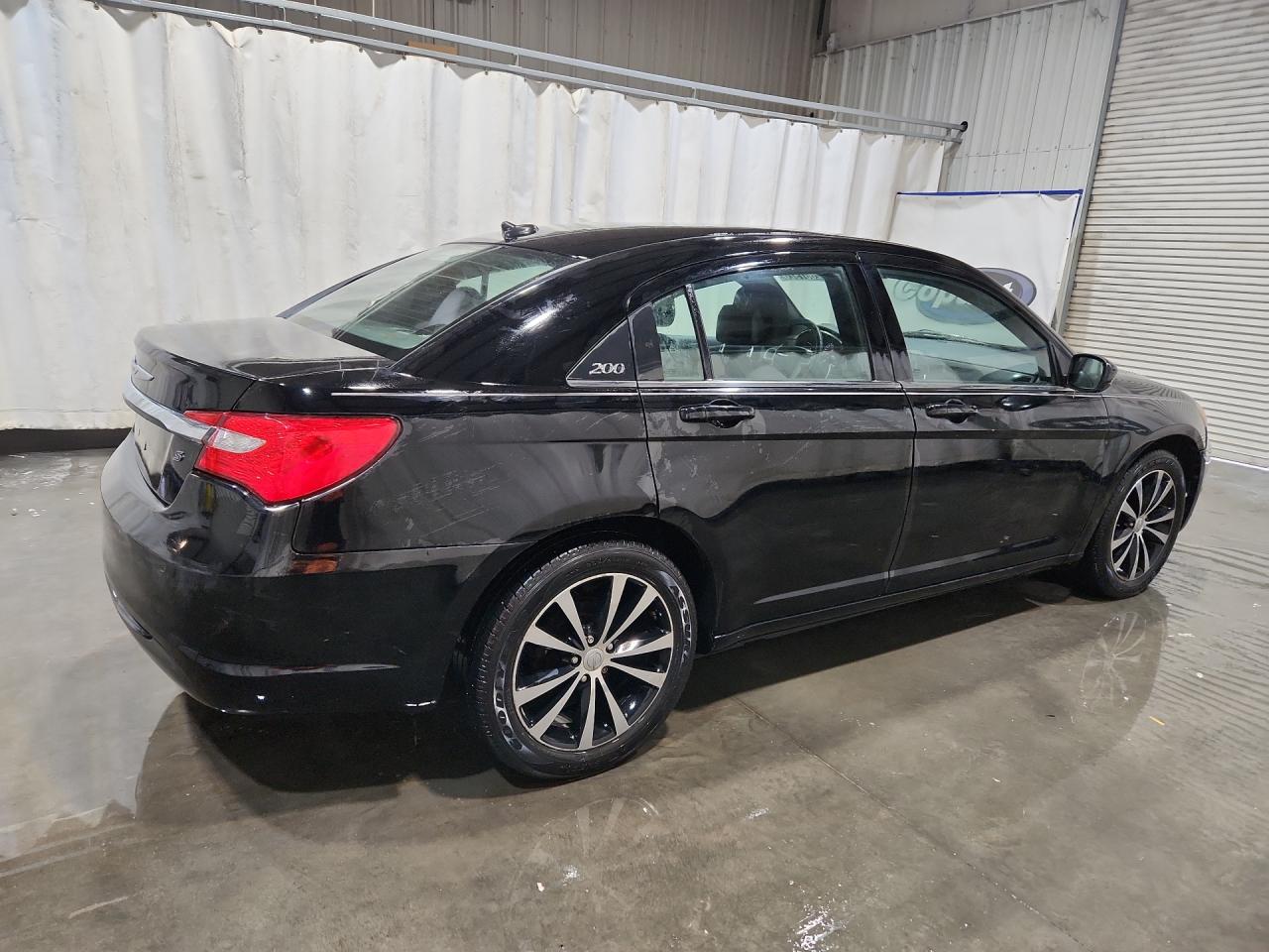 2013 Chrysler 200 Touring Black vin: 1C3CCBBB6DN651290 Damage: Right Front Door, Dent(S) W/ Paint Dmg, 3 To 4 Inches