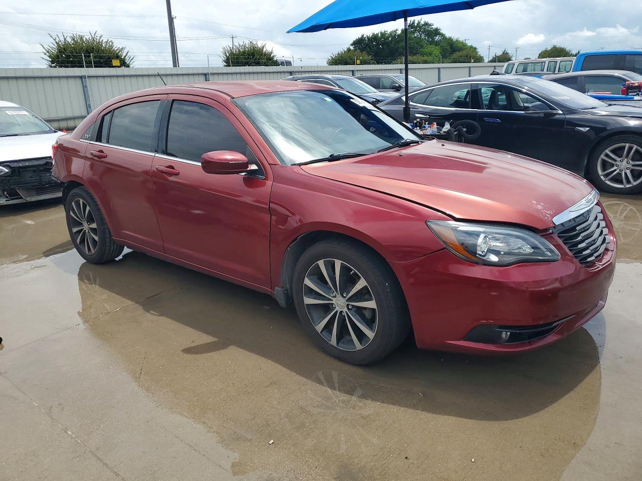 2014 Chrysler 200 Touring Burgundy vin: 1C3CCBBB6EN197883