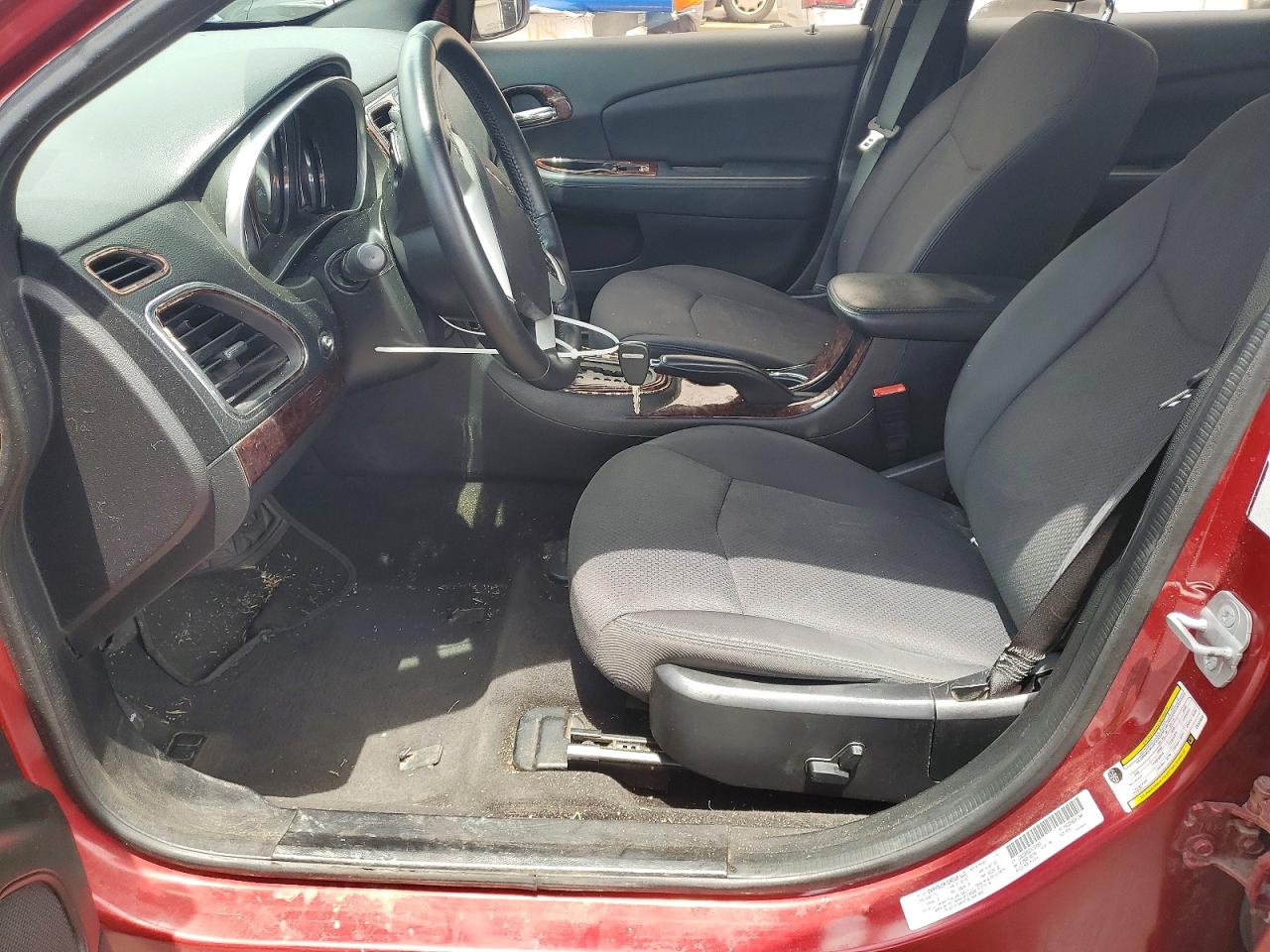 2014 Chrysler 200 Touring Burgundy vin: 1C3CCBBB6EN197883
