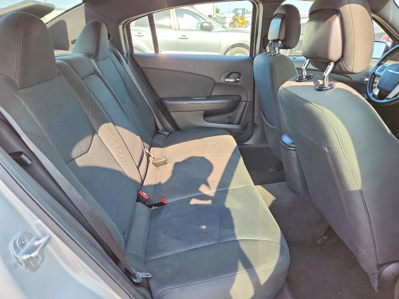 2012 Chrysler 200 Silver vin: 1C3CCBBB7CN175887