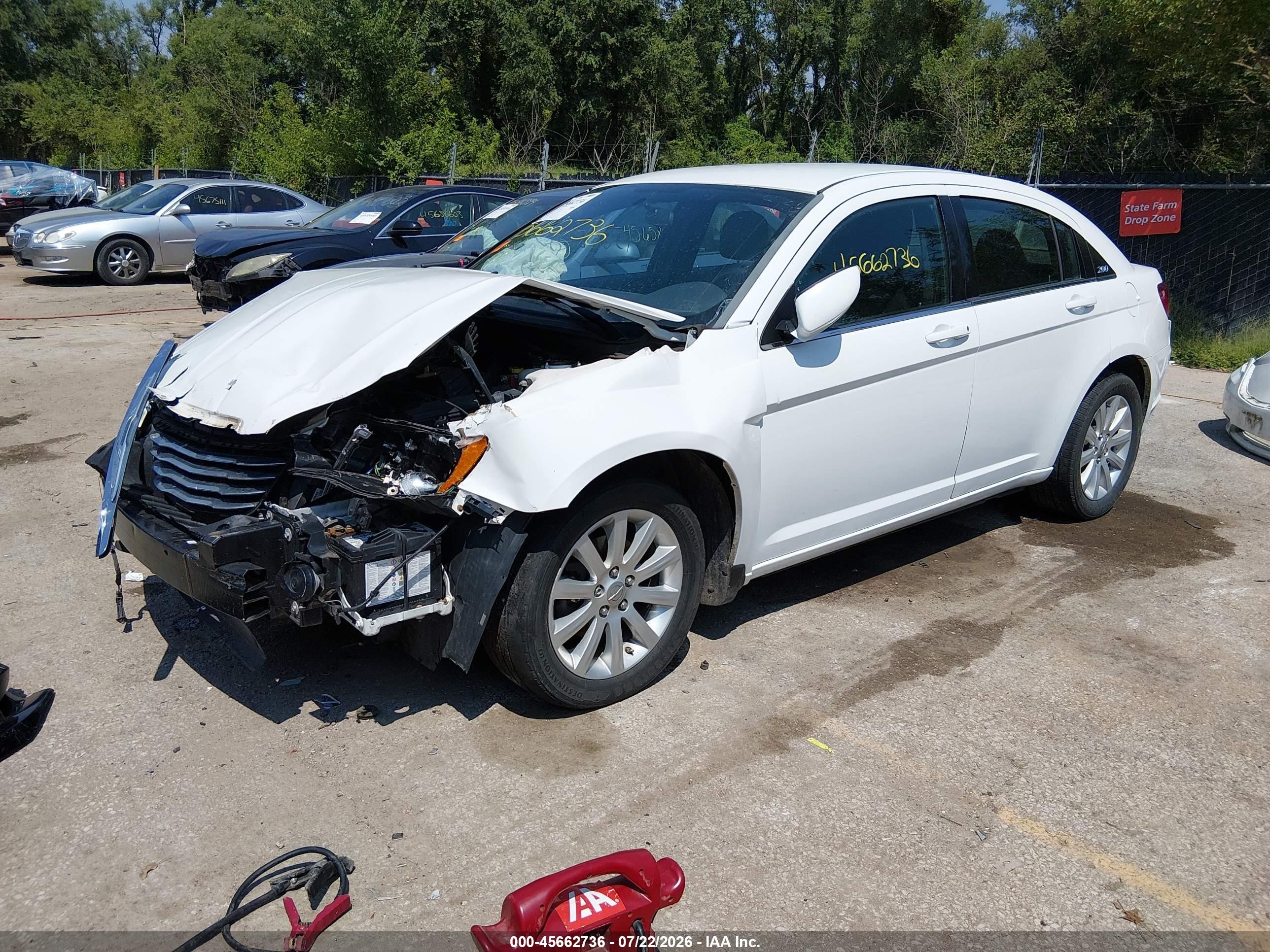 2012 Chrysler 200 Touring White vin: 1C3CCBBB7CN210427