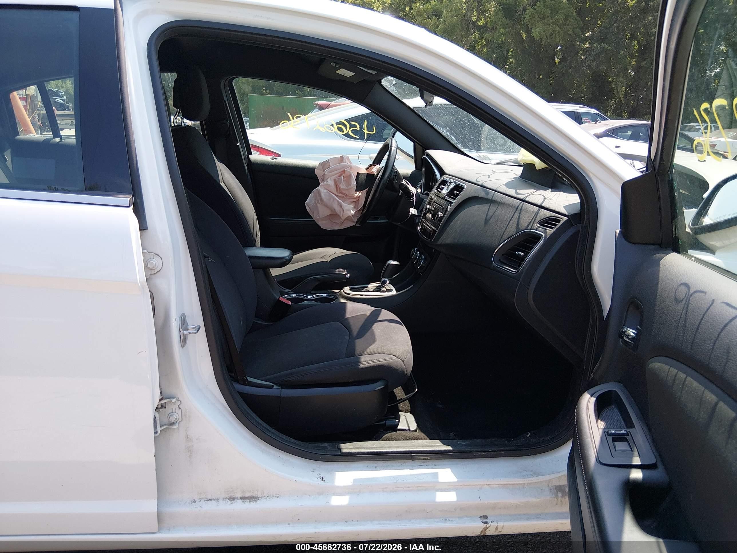 2012 Chrysler 200 Touring White vin: 1C3CCBBB7CN210427