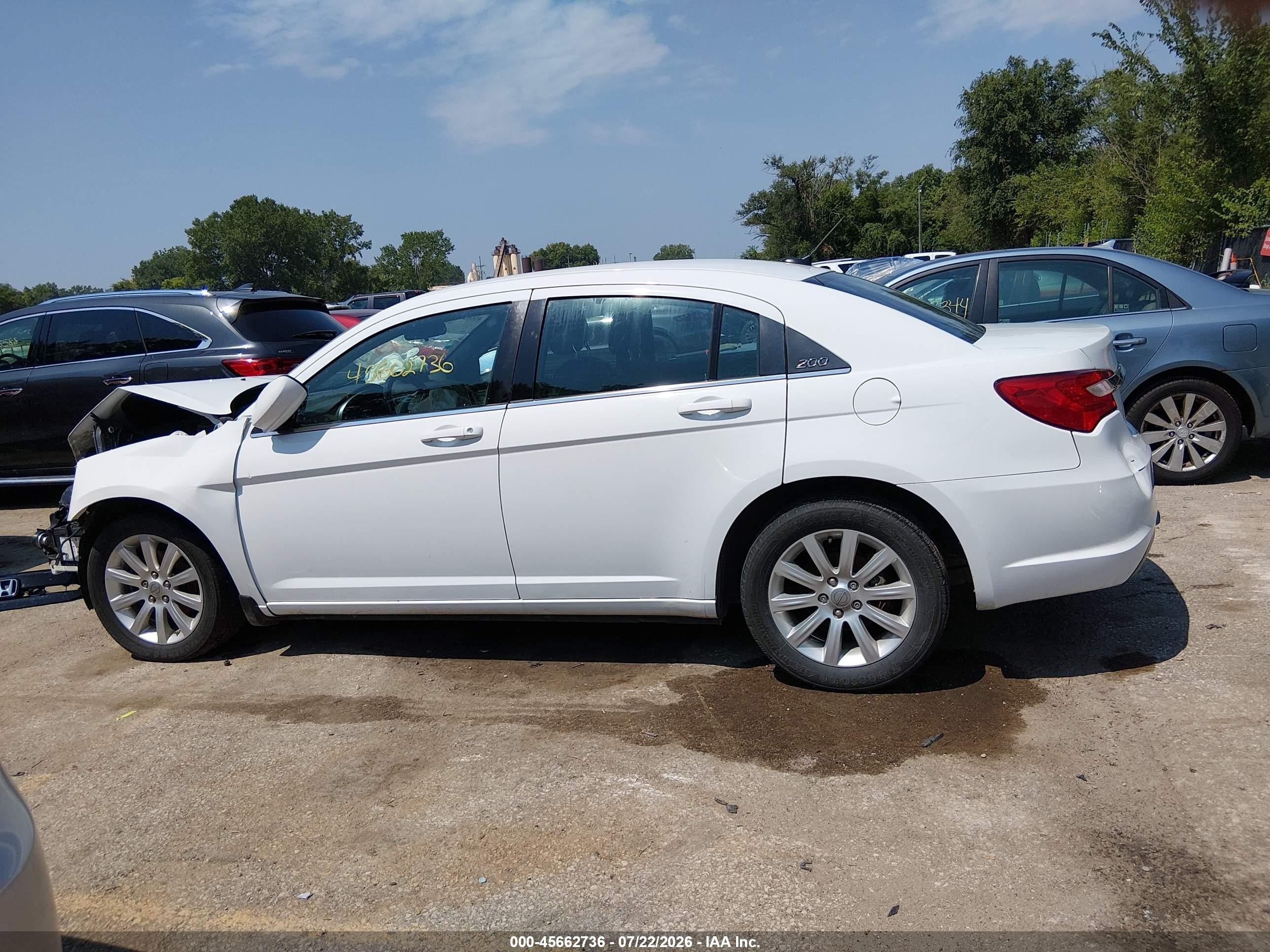 2012 Chrysler 200 Touring White vin: 1C3CCBBB7CN210427