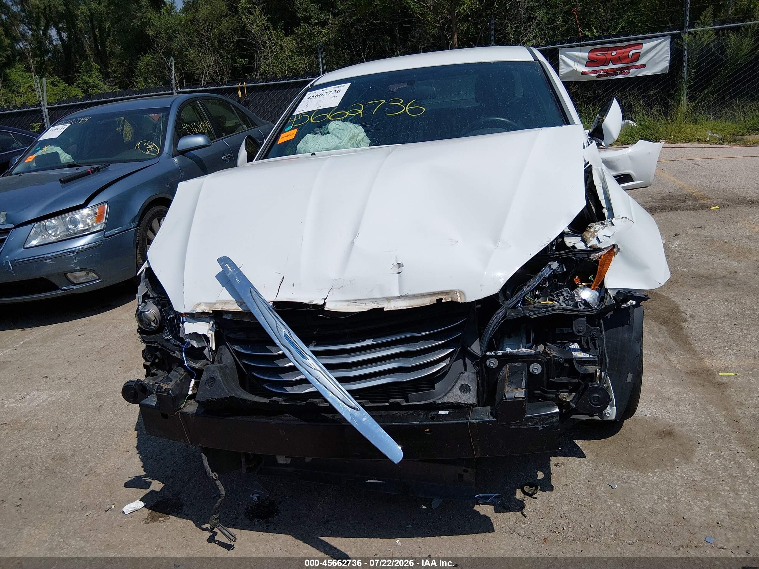 2012 Chrysler 200 Touring White vin: 1C3CCBBB7CN210427
