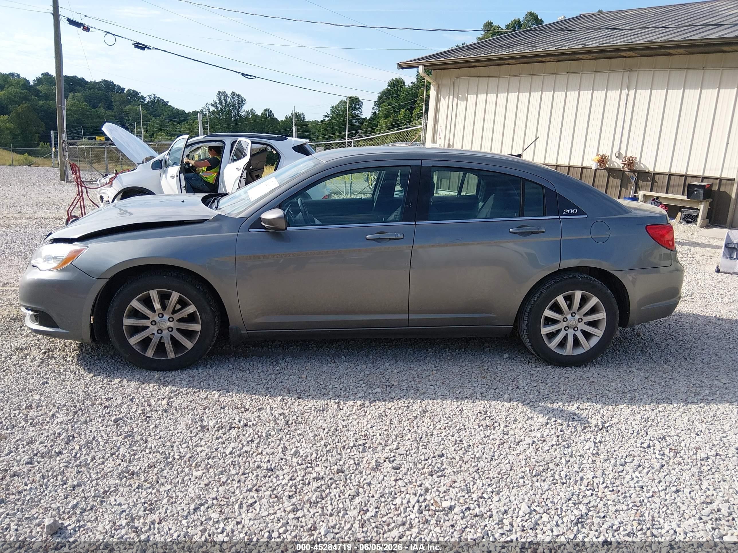 2013 Chrysler 200 Touring Gray vin: 1C3CCBBB7DN602227