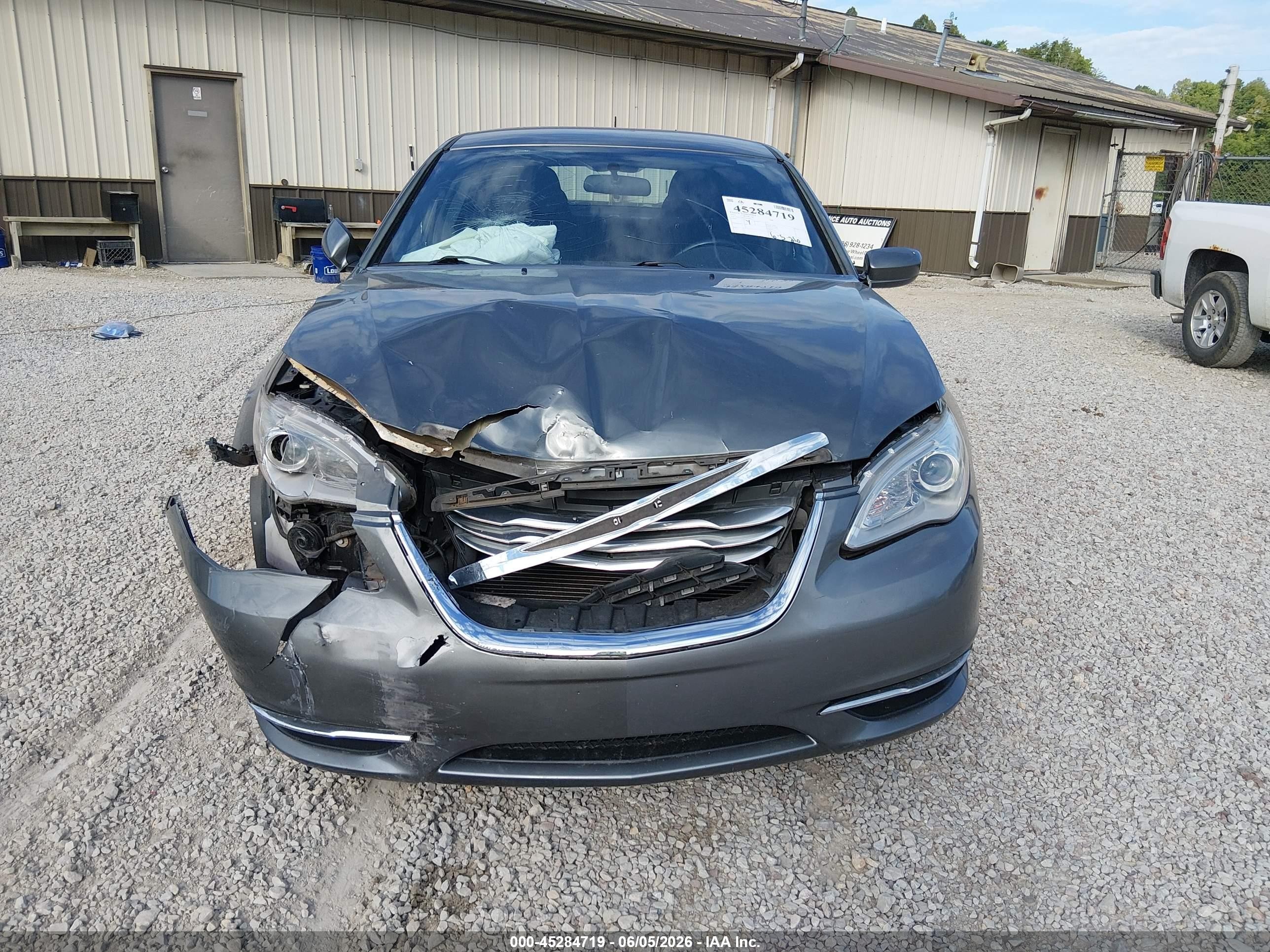 2013 Chrysler 200 Touring Gray vin: 1C3CCBBB7DN602227
