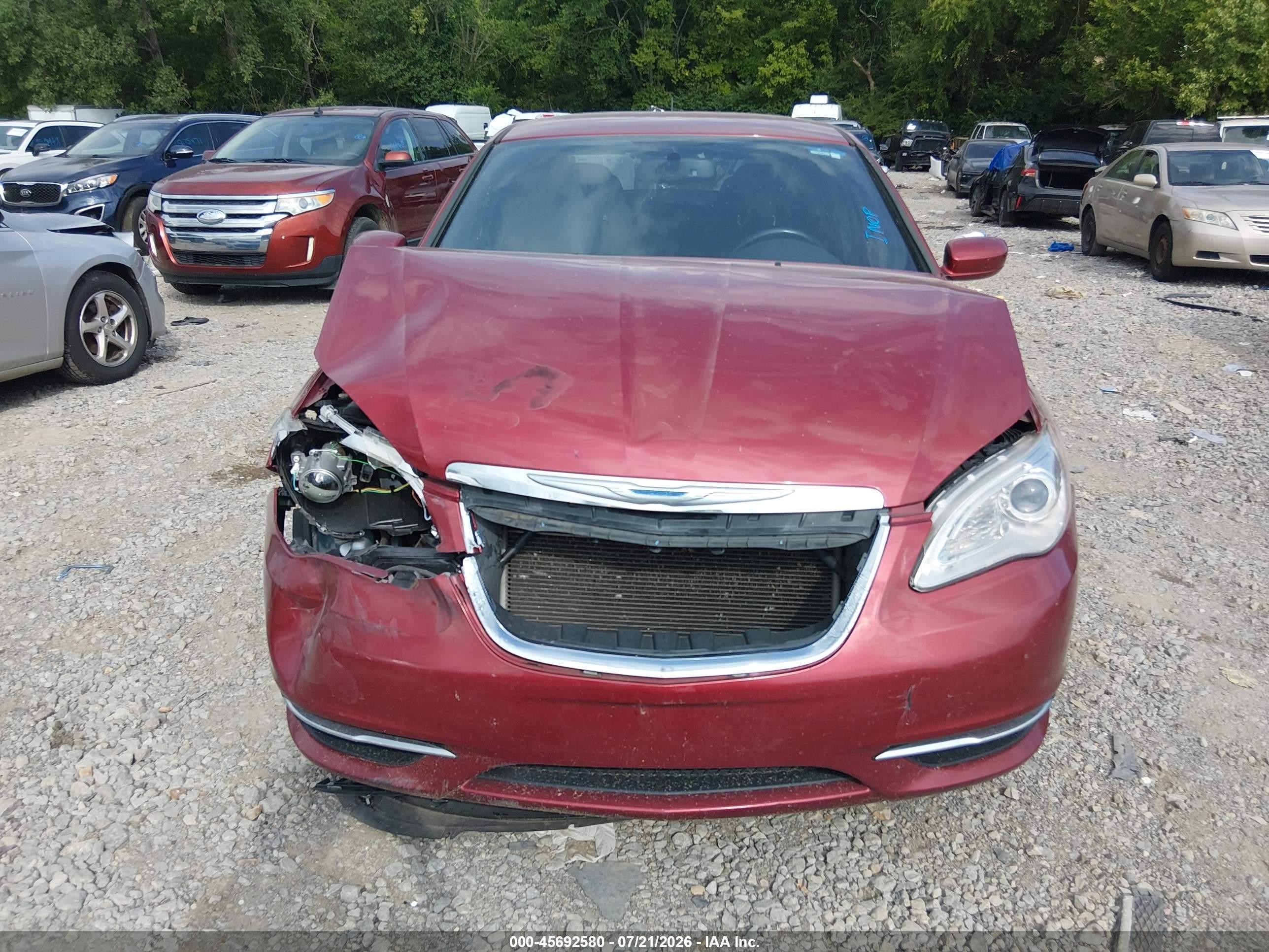 2013 Chrysler 200 Touring Red vin: 1C3CCBBB7DN633428