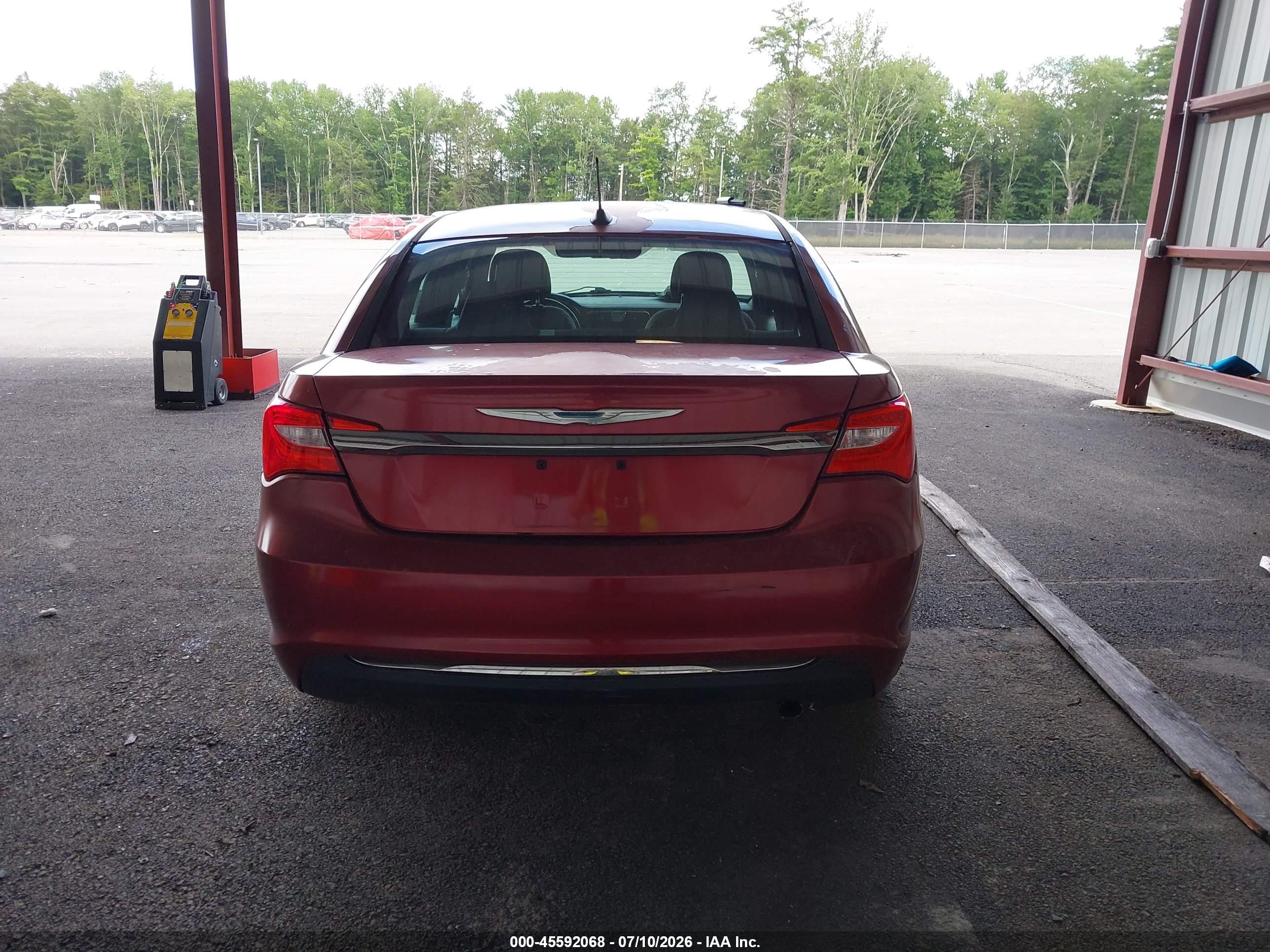 2014 Chrysler 200 Touring Red vin: 1C3CCBBB7EN197827