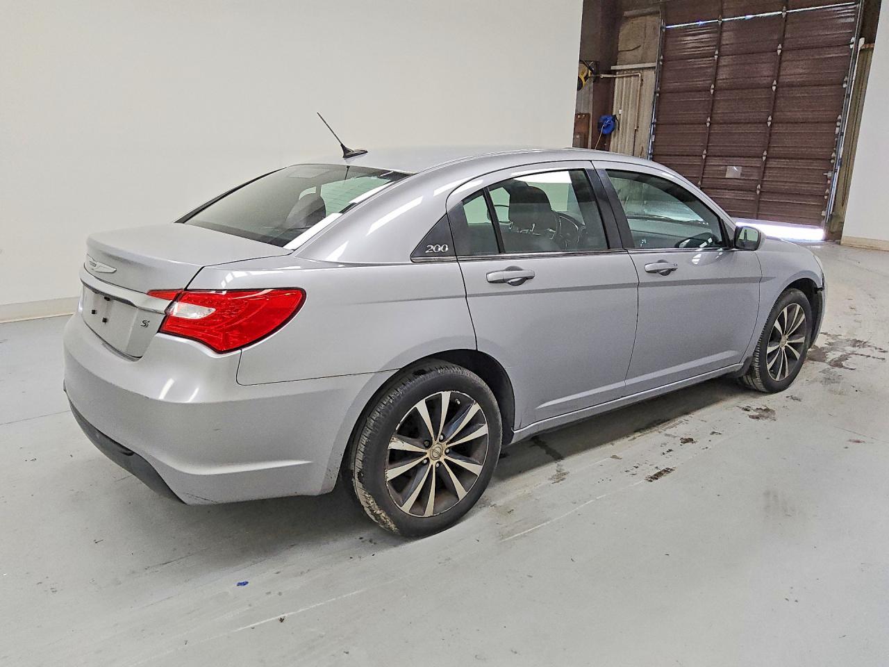 2013 Chrysler 200 Touring Silver vin: 1C3CCBBB8DN516019