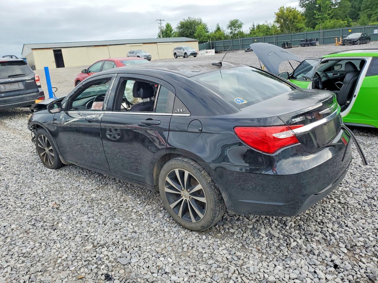 2013 Chrysler 200 Черный vin: 1C3CCBBB8DN570100