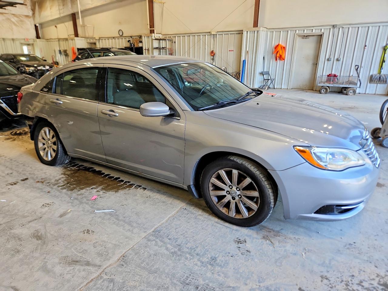 2013 Chrysler 200 Touring Gray vin: 1C3CCBBB8DN617206