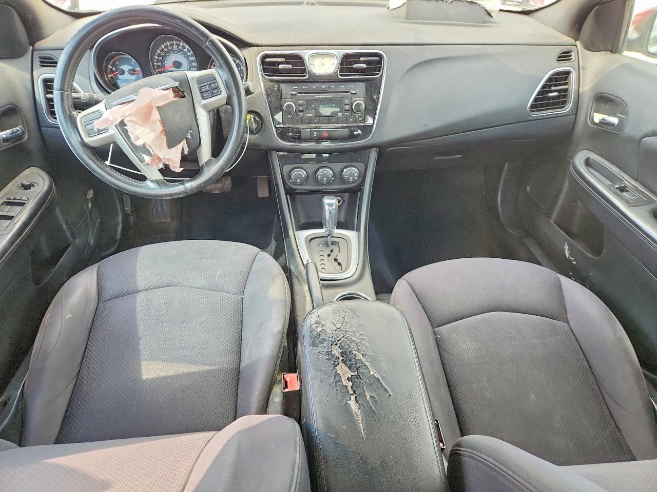 2013 Chrysler 200 Touring Burgundy vin: 1C3CCBBB8DN656510