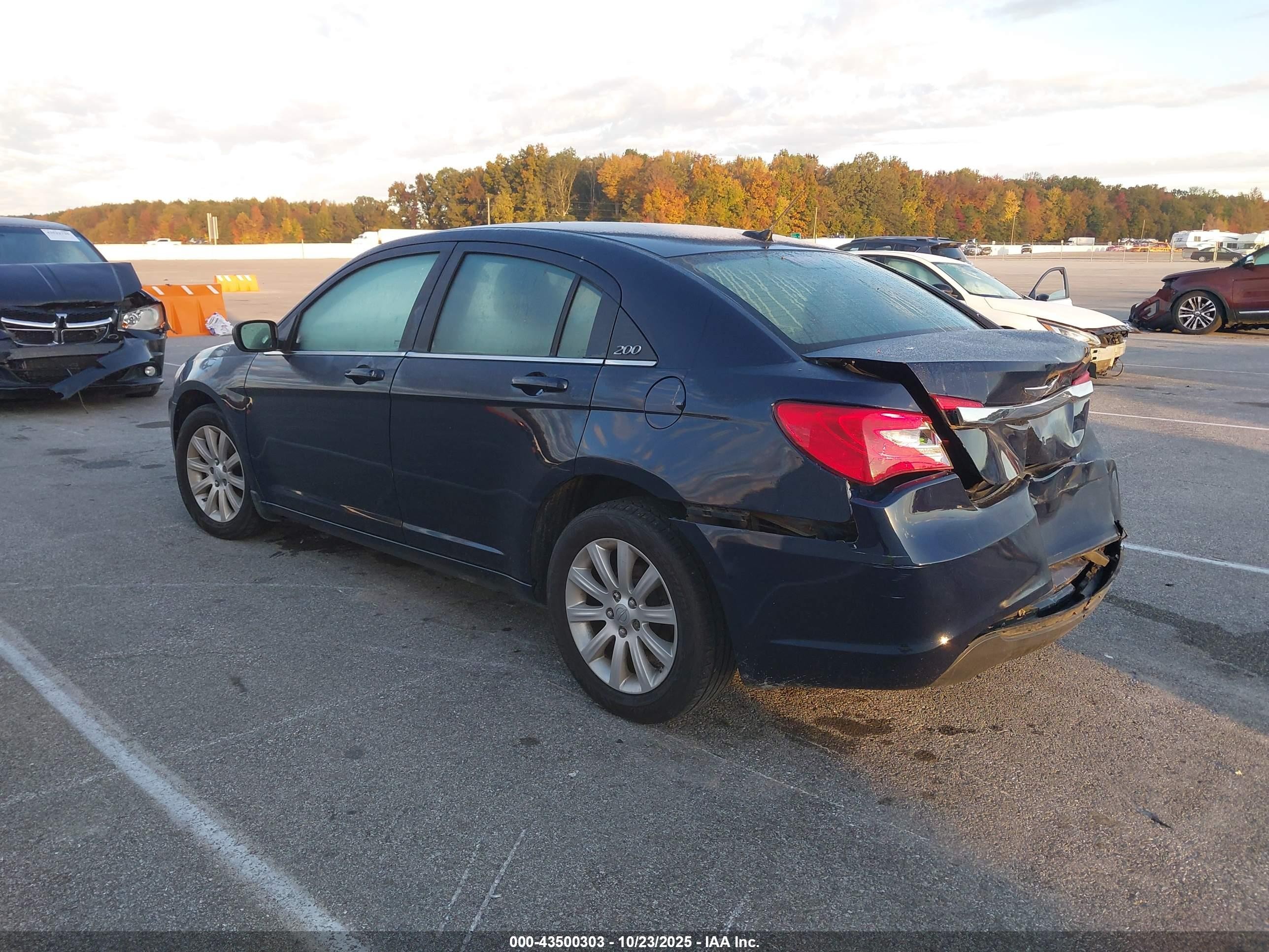 2013 Chrysler 200 Touring Синий vin: 1C3CCBBB8DN688941