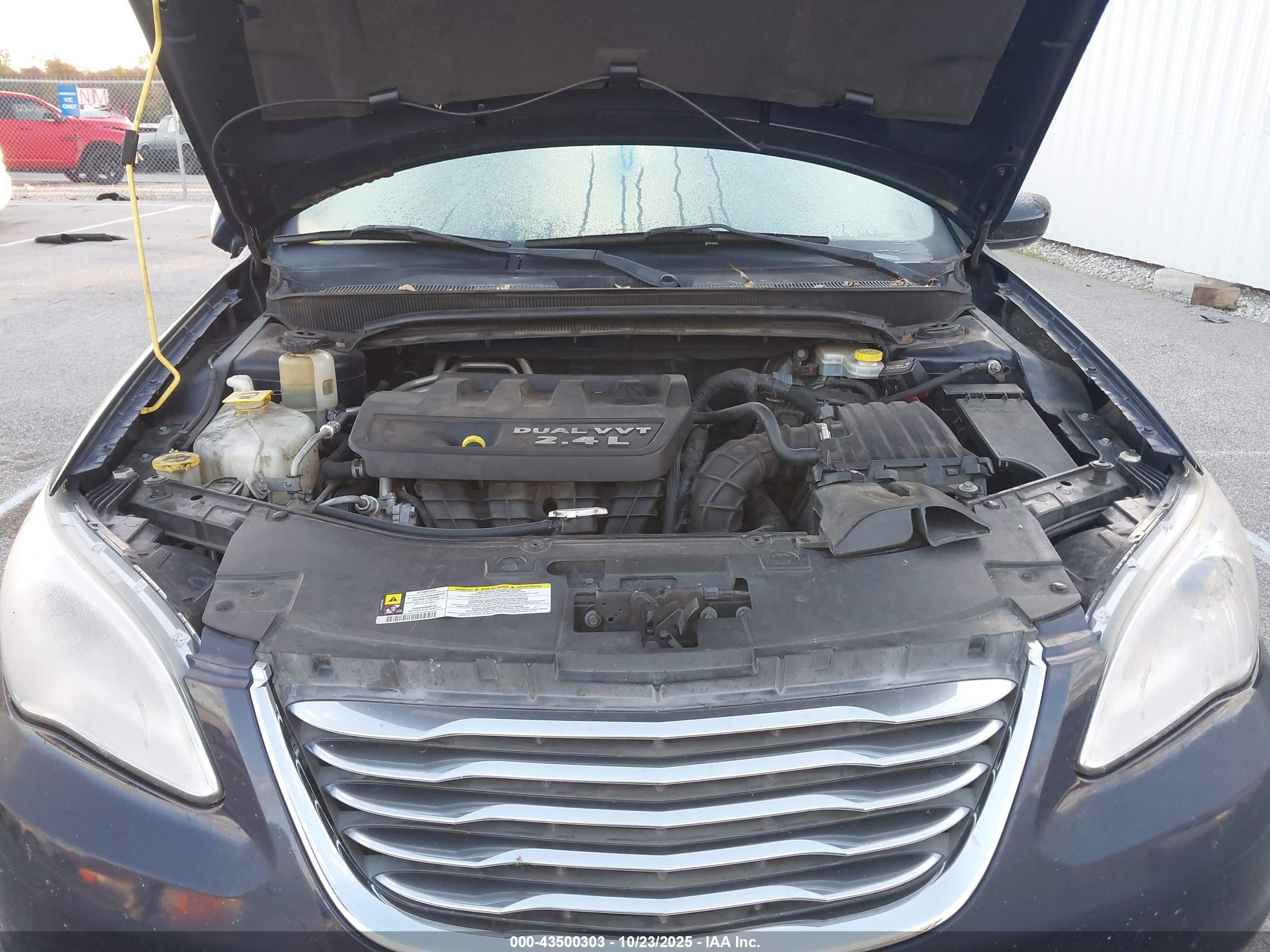 2013 Chrysler 200 Touring Синий vin: 1C3CCBBB8DN688941