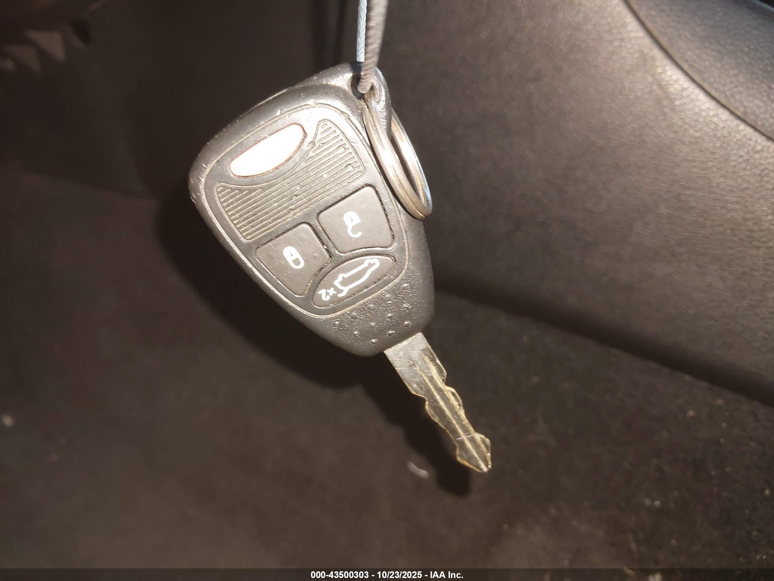 2013 Chrysler 200 Touring Синий vin: 1C3CCBBB8DN688941