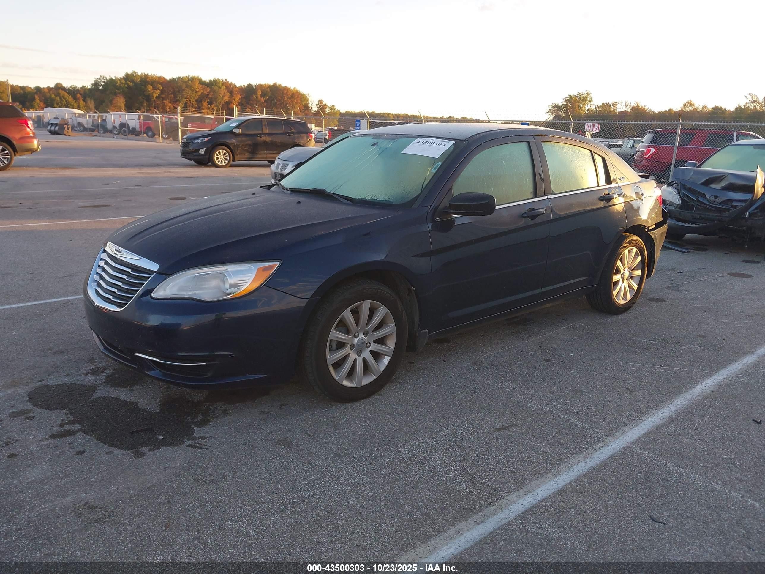 2013 Chrysler 200 Touring Синий vin: 1C3CCBBB8DN688941