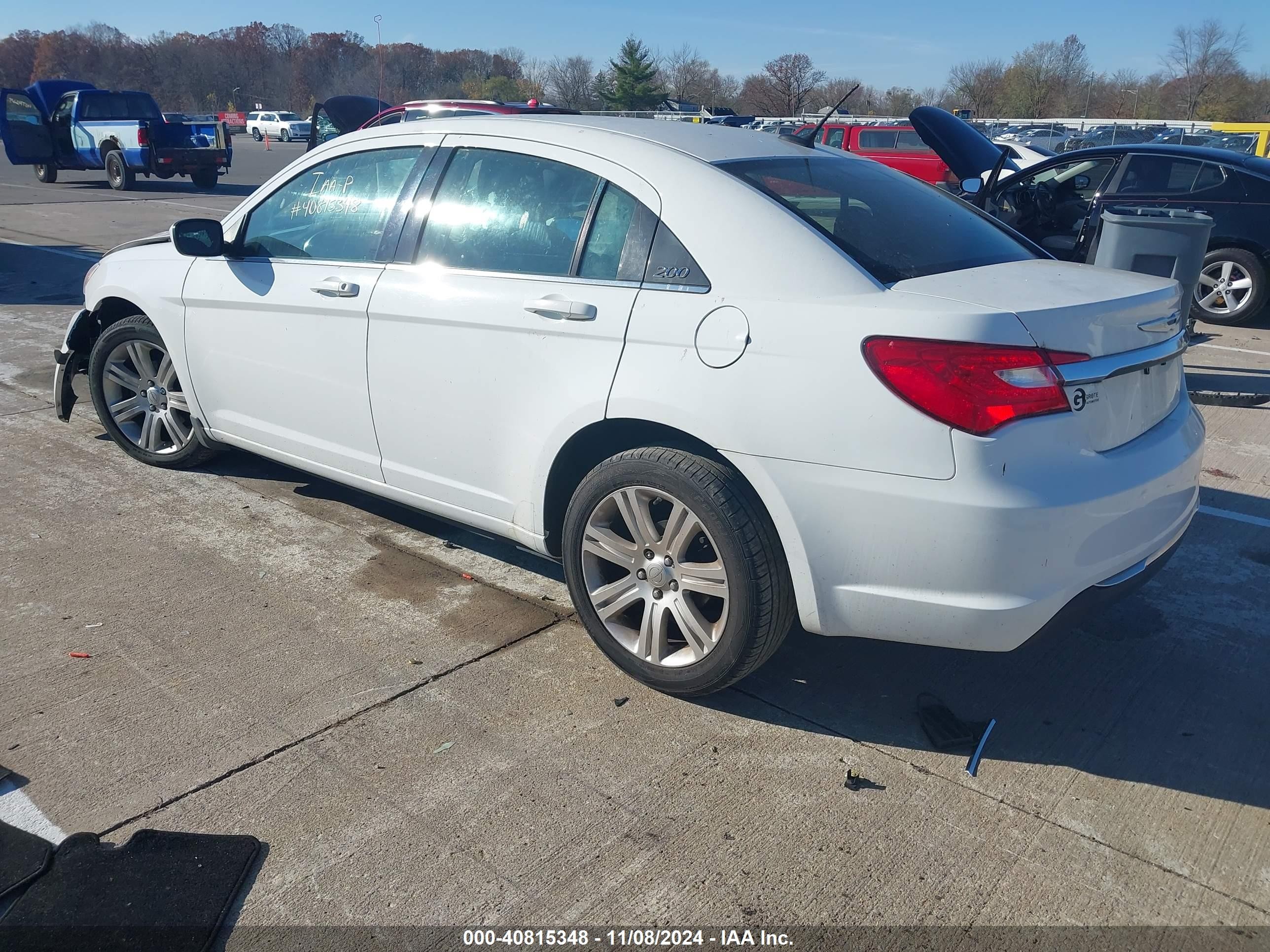 2013 Chrysler 200 Touring White vin: 1C3CCBBB8DN743534