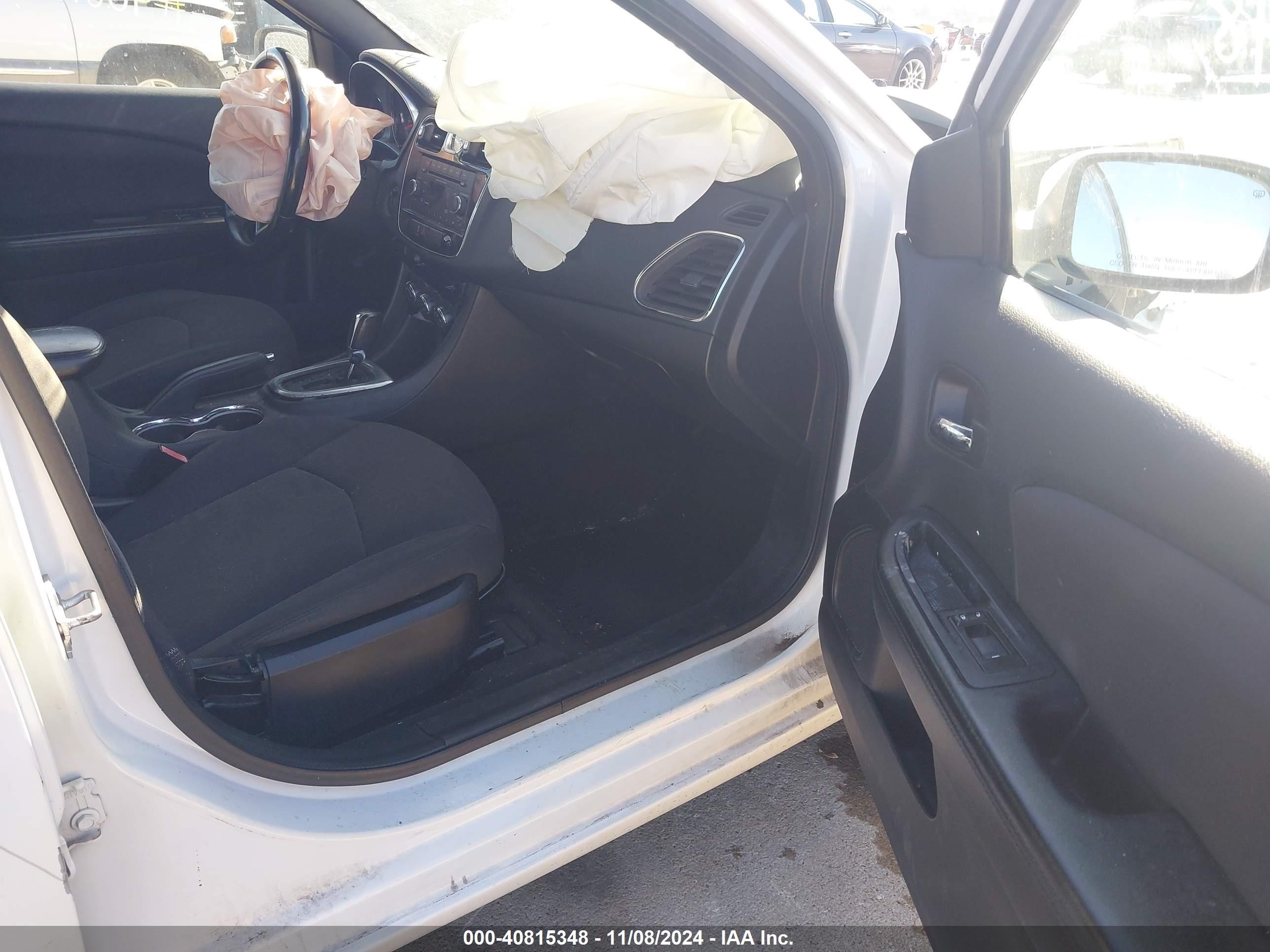 2013 Chrysler 200 Touring White vin: 1C3CCBBB8DN743534