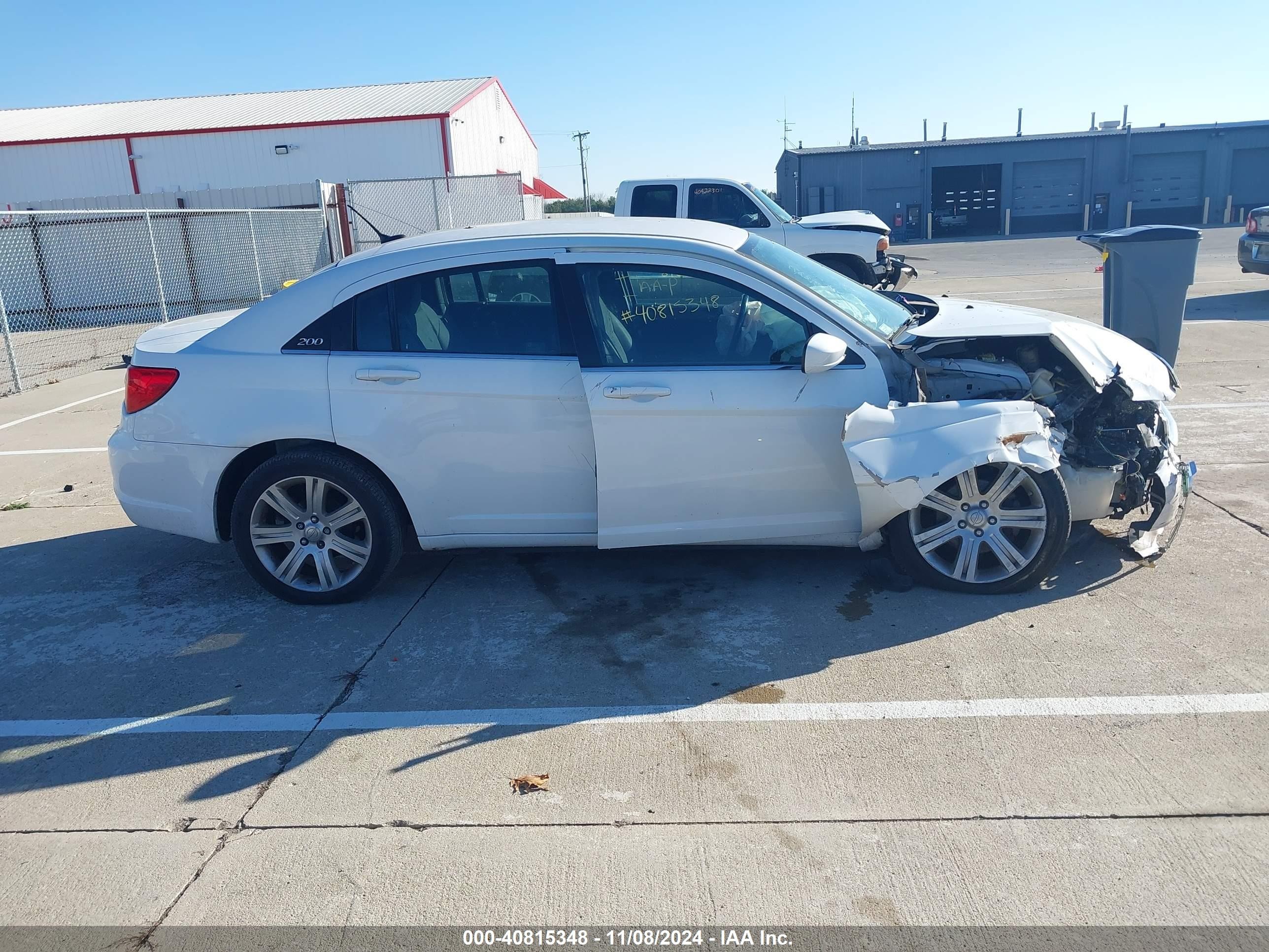 2013 Chrysler 200 Touring White vin: 1C3CCBBB8DN743534