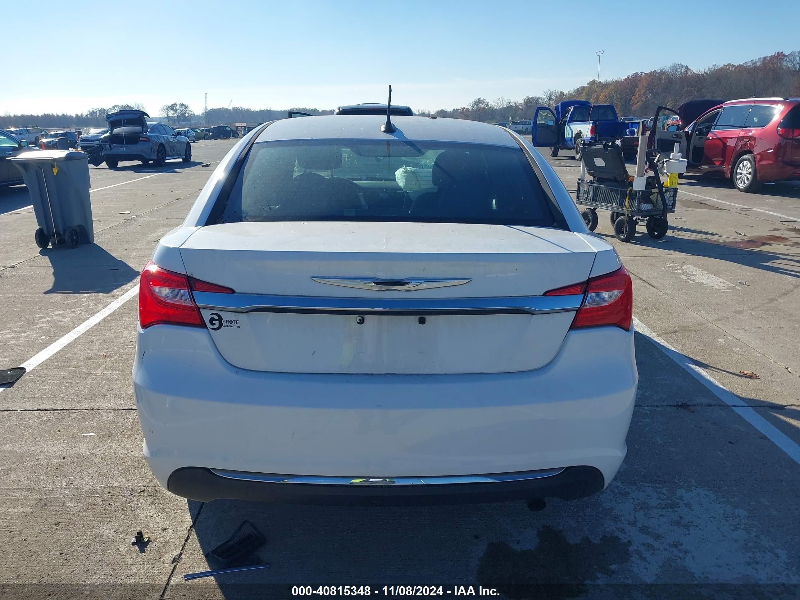 2013 Chrysler 200 Touring White vin: 1C3CCBBB8DN743534