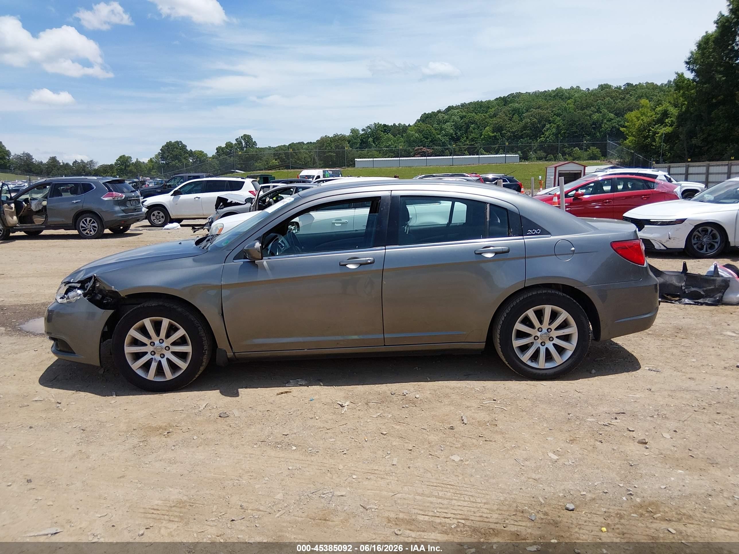 2013 Chrysler 200 Touring Серый vin: 1C3CCBBB9DN654409