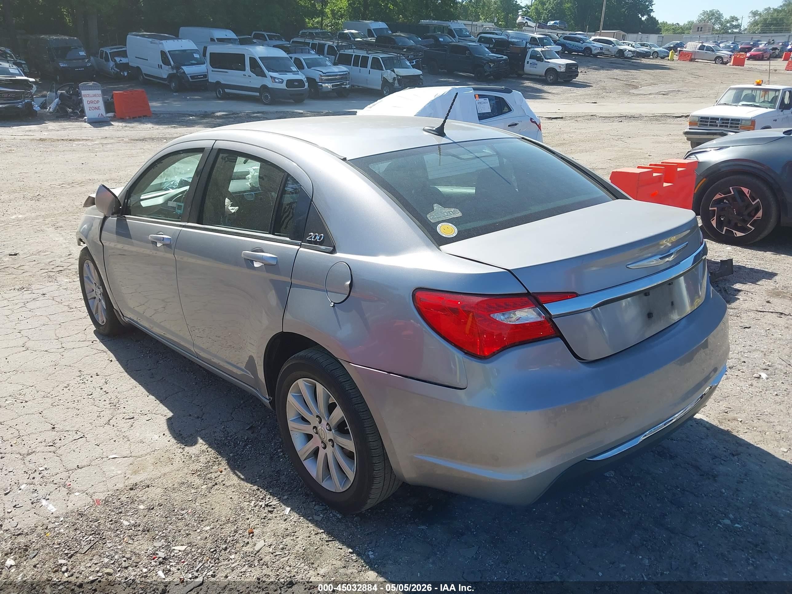 2013 Chrysler 200 Touring Silver vin: 1C3CCBBB9DN693923