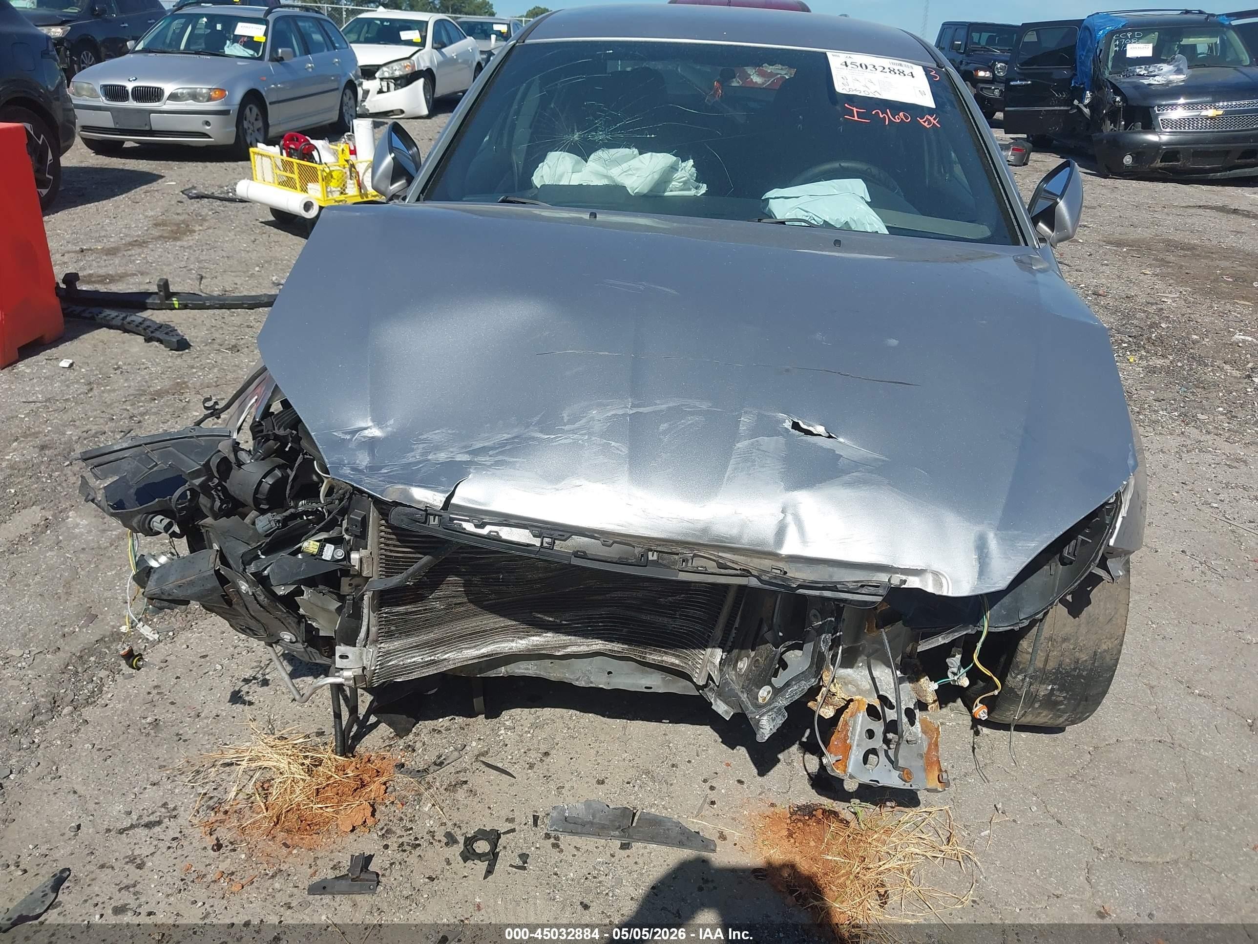 2013 Chrysler 200 Touring Silver vin: 1C3CCBBB9DN693923