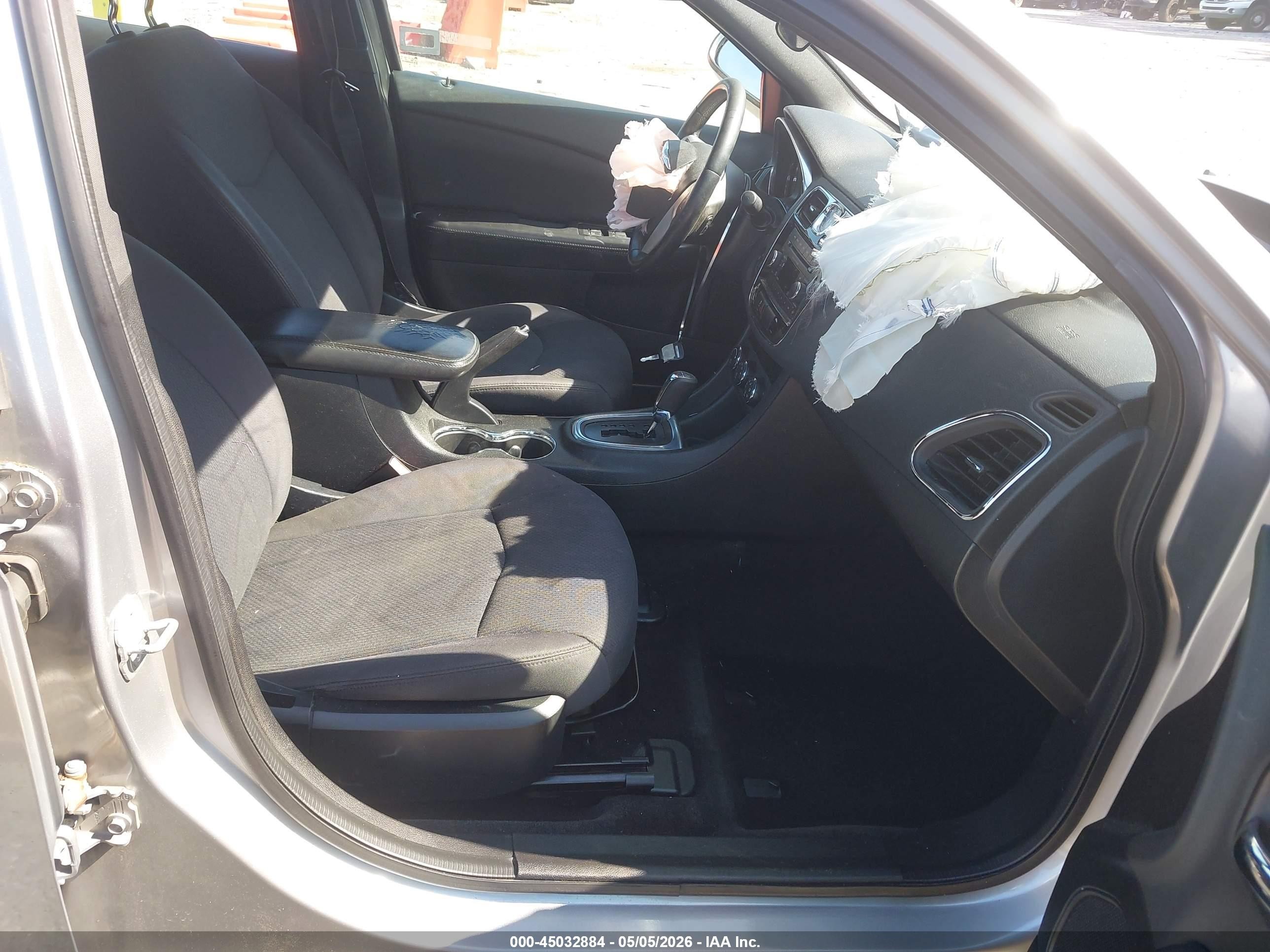 2013 Chrysler 200 Touring Silver vin: 1C3CCBBB9DN693923